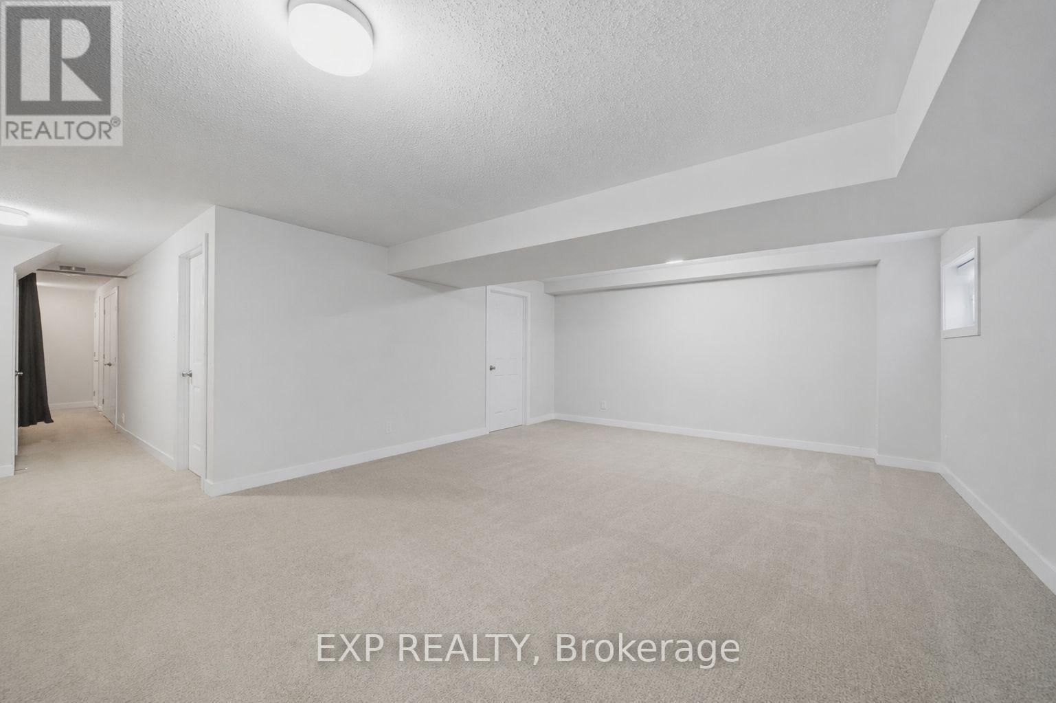 658 TERRIER CIRCLE Image 33