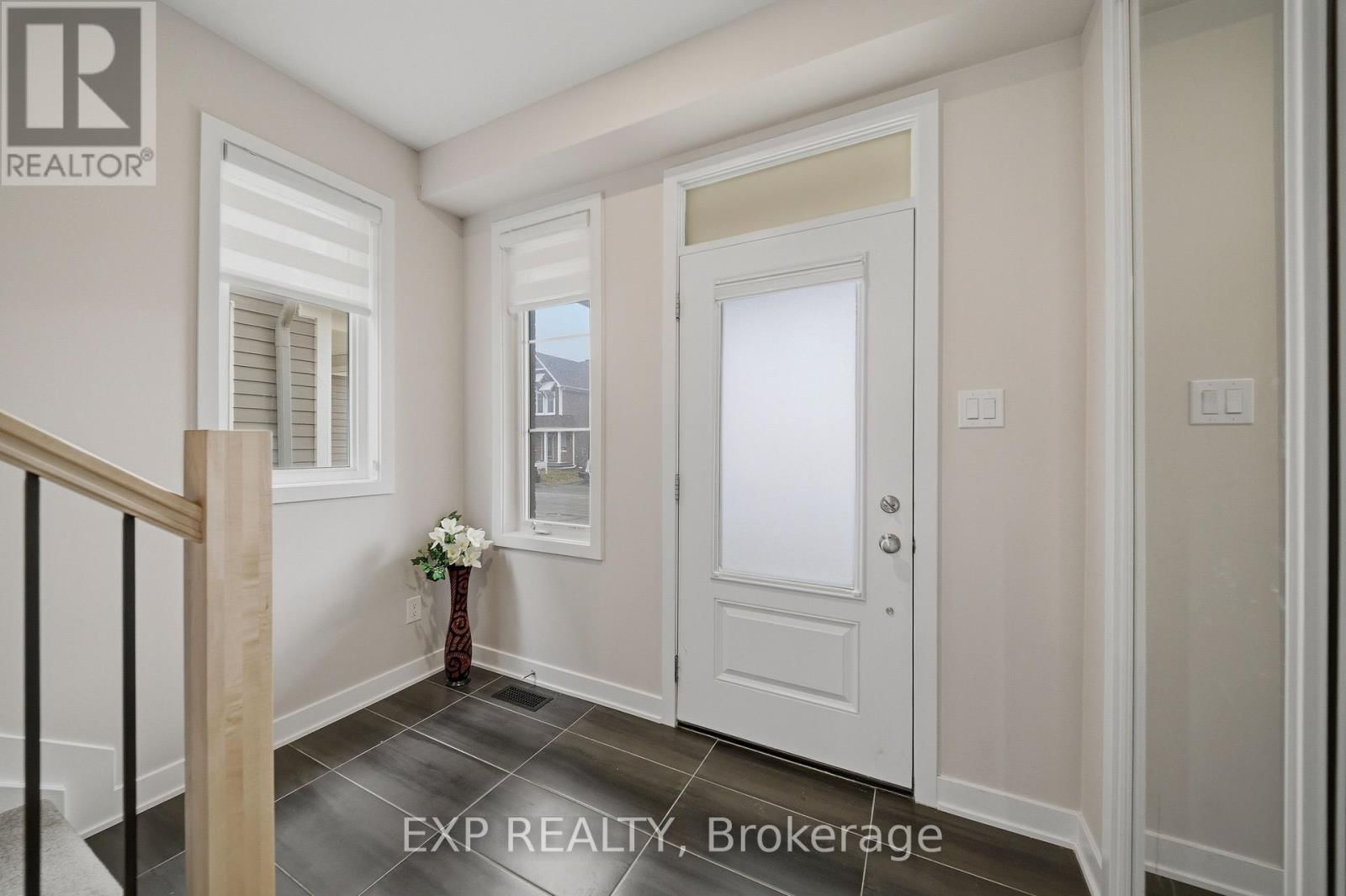 658 TERRIER CIRCLE Image 4