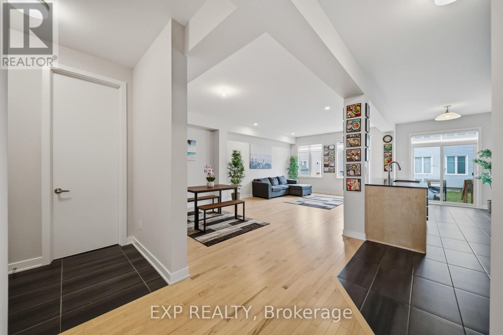 658 TERRIER CIRCLE Image 6