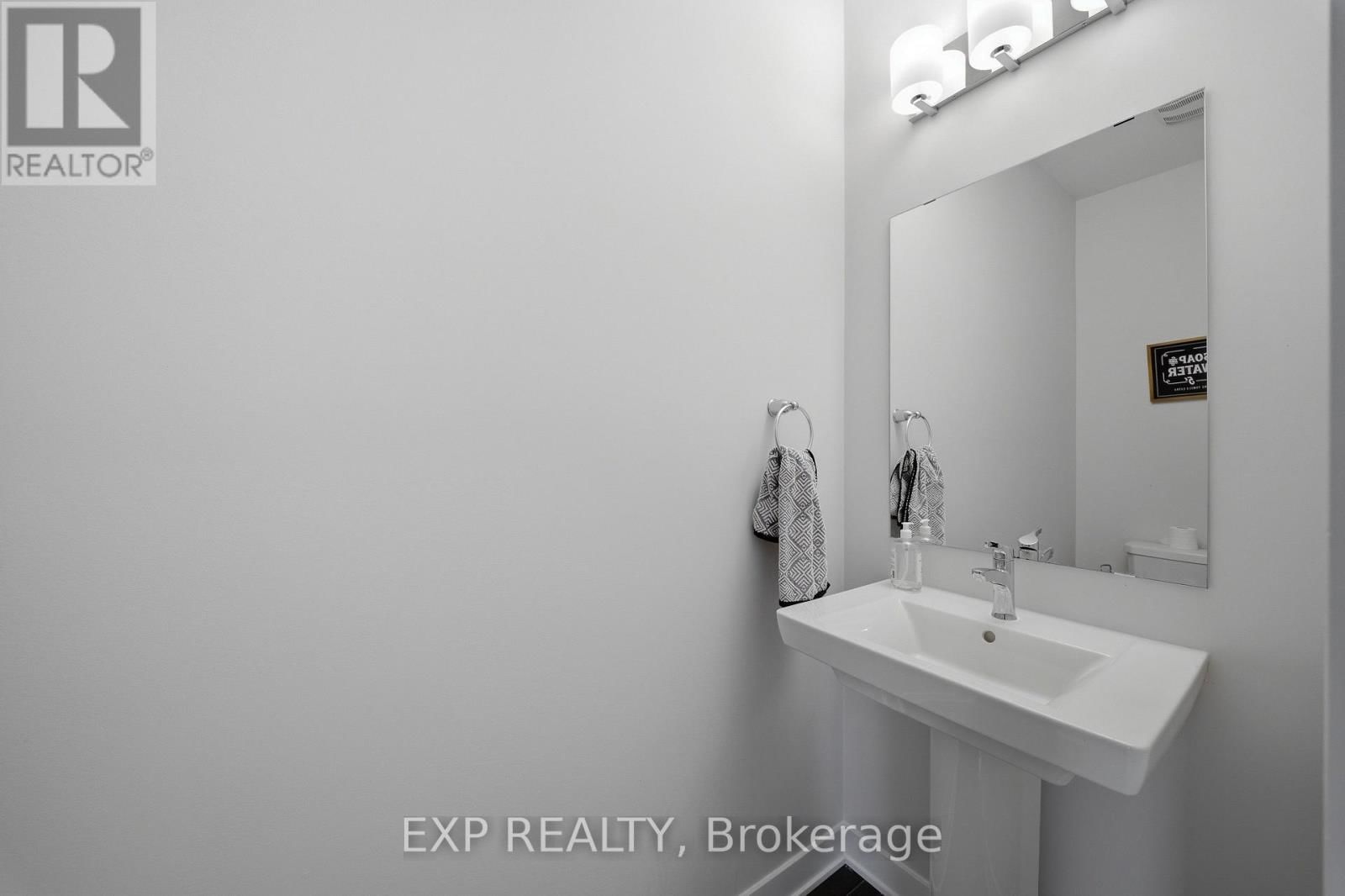 658 TERRIER CIRCLE Image 7