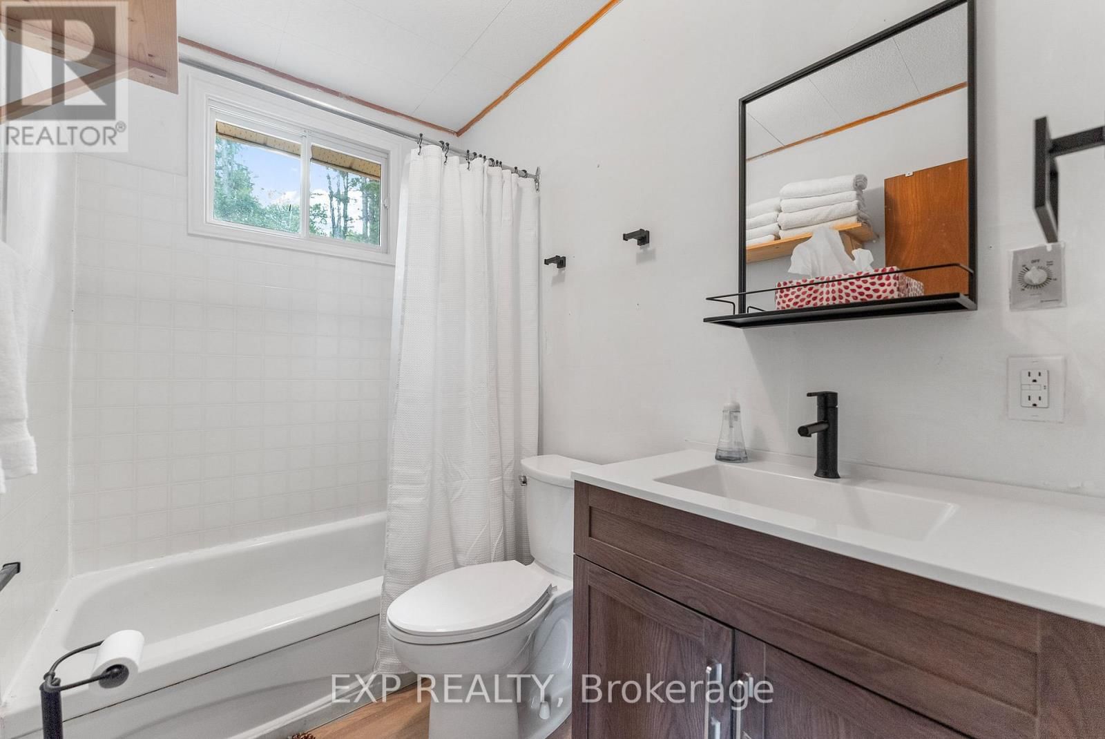 148 SANDY SHORES TRAIL Image 17