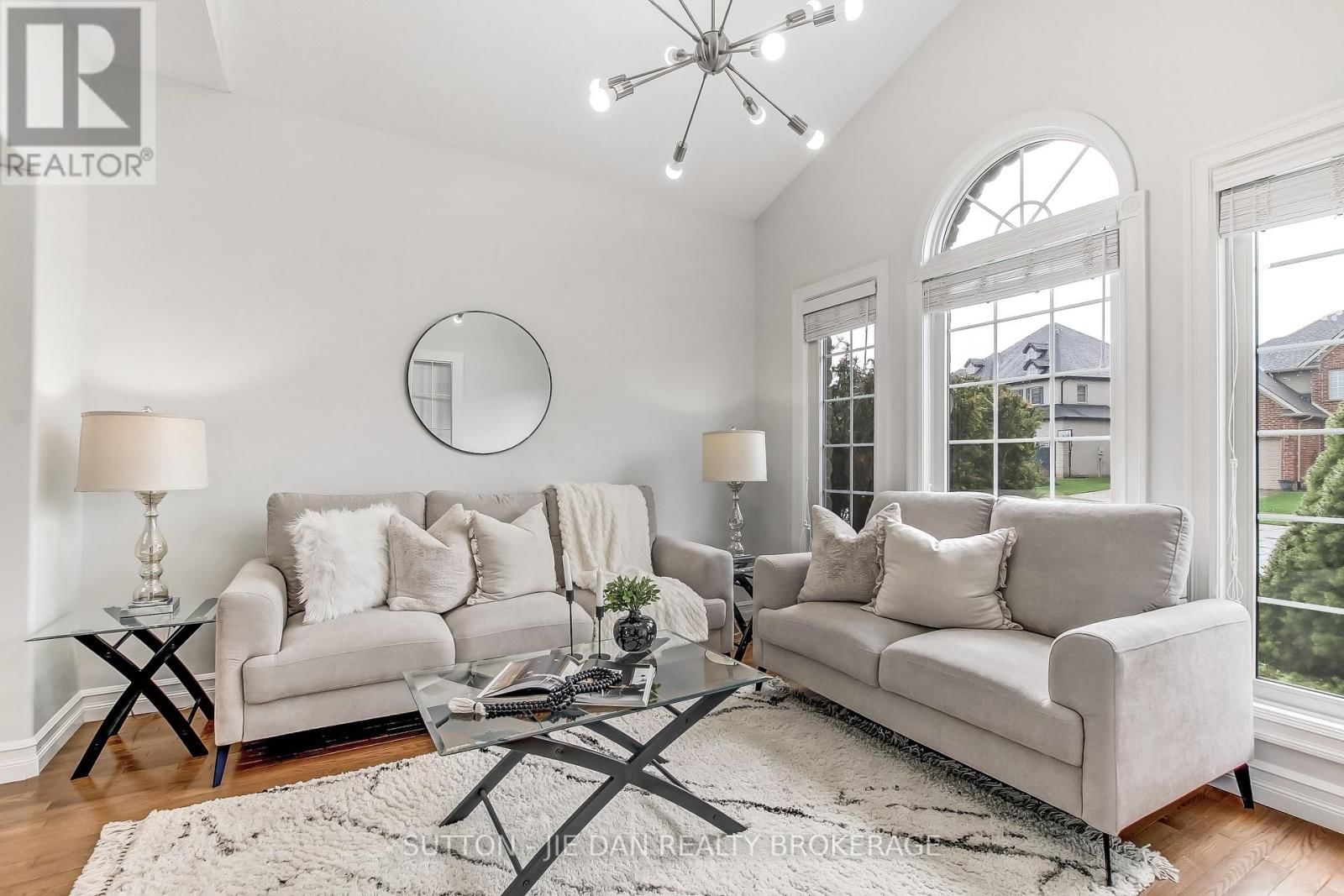 328 PLANE TREE DRIVE Image 3