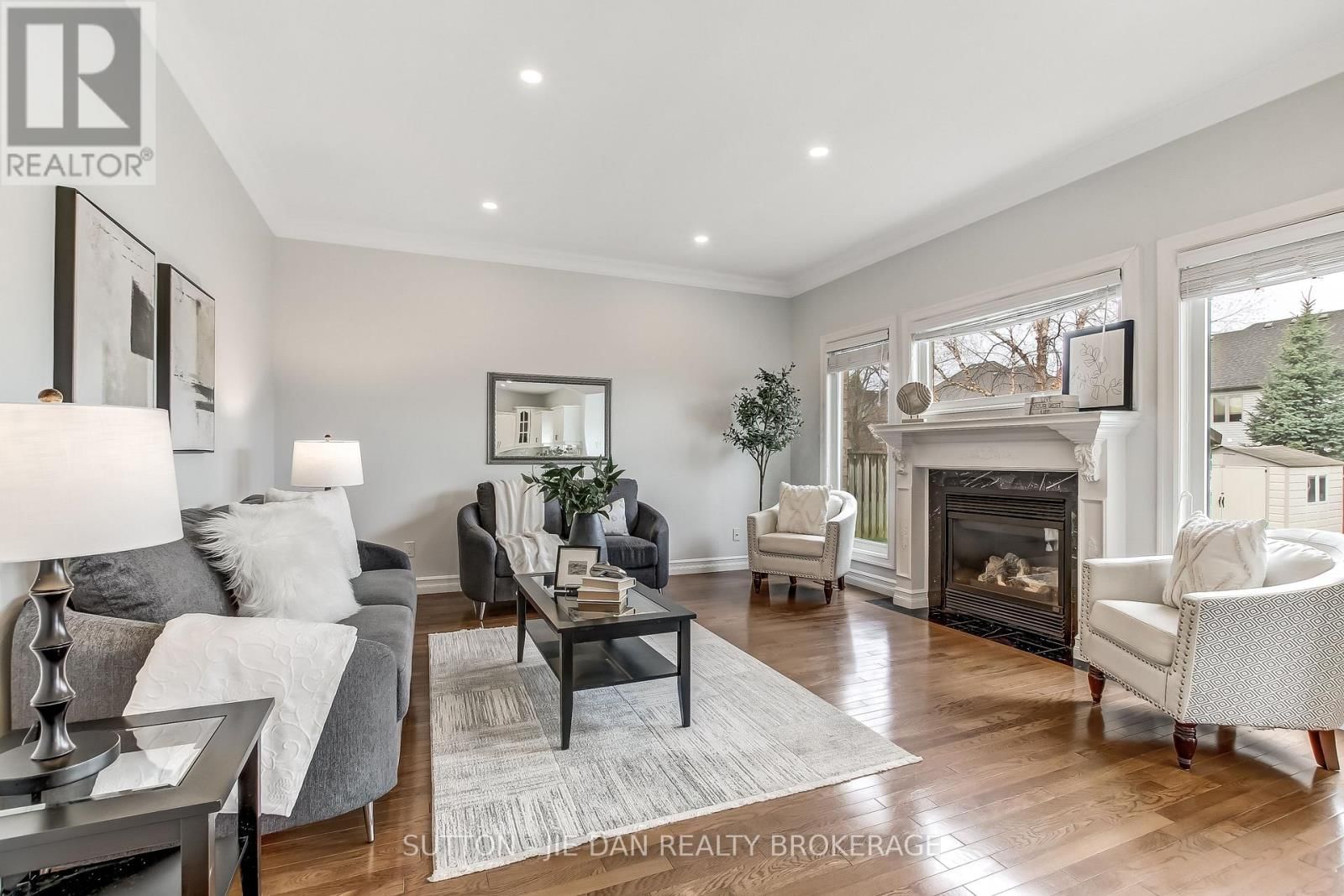 328 PLANE TREE DRIVE Image 6