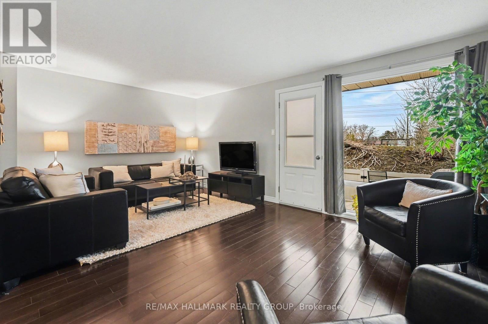 907E ELMSMERE ROAD Image 3