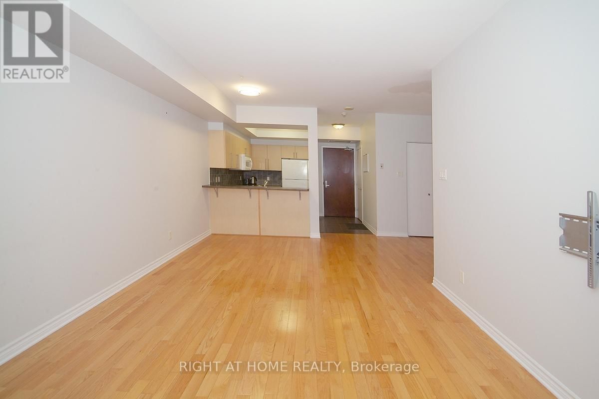 702 - 200 RIDEAU STREET Image 8