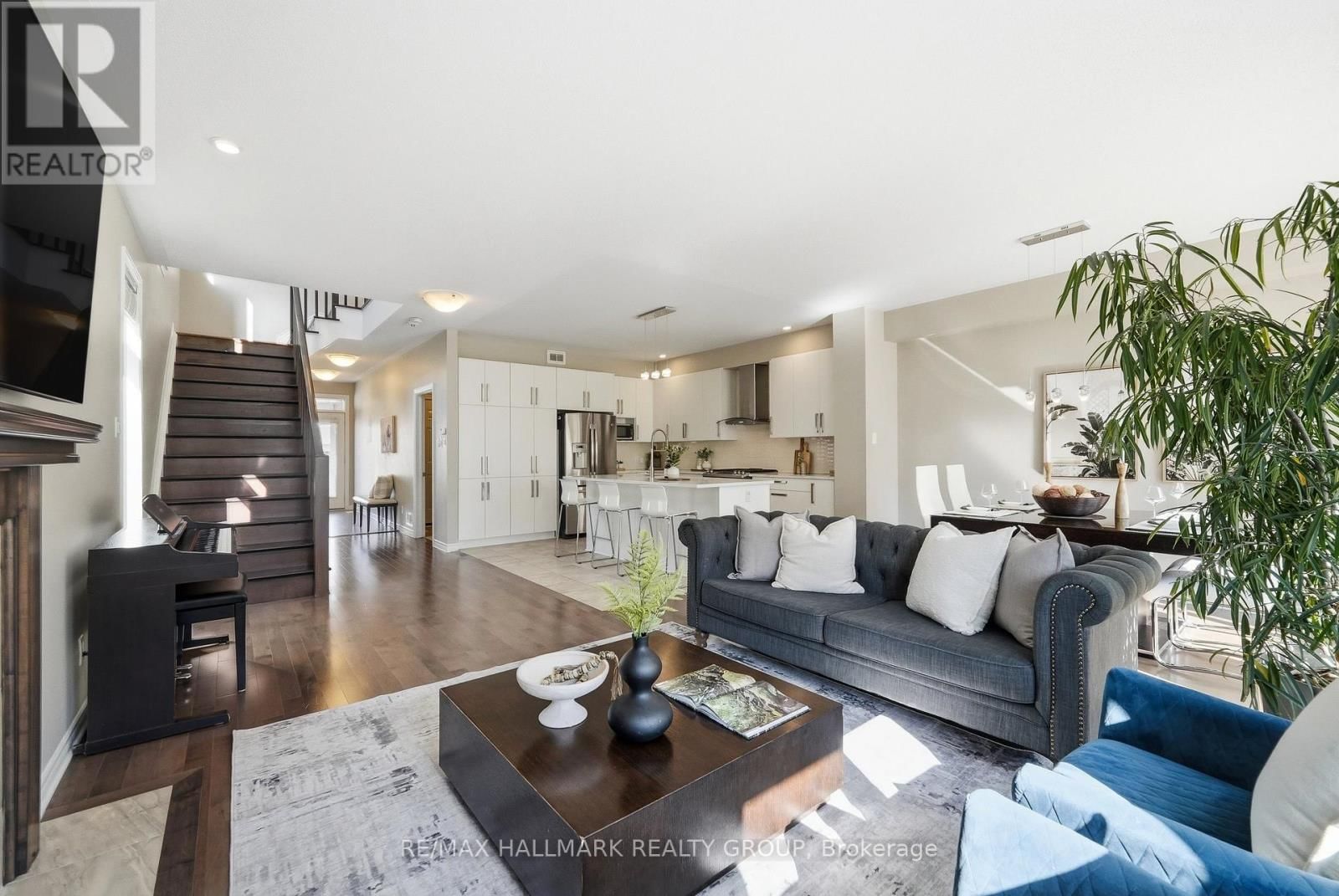 570 BAIE DES CASTORS STREET Image 11