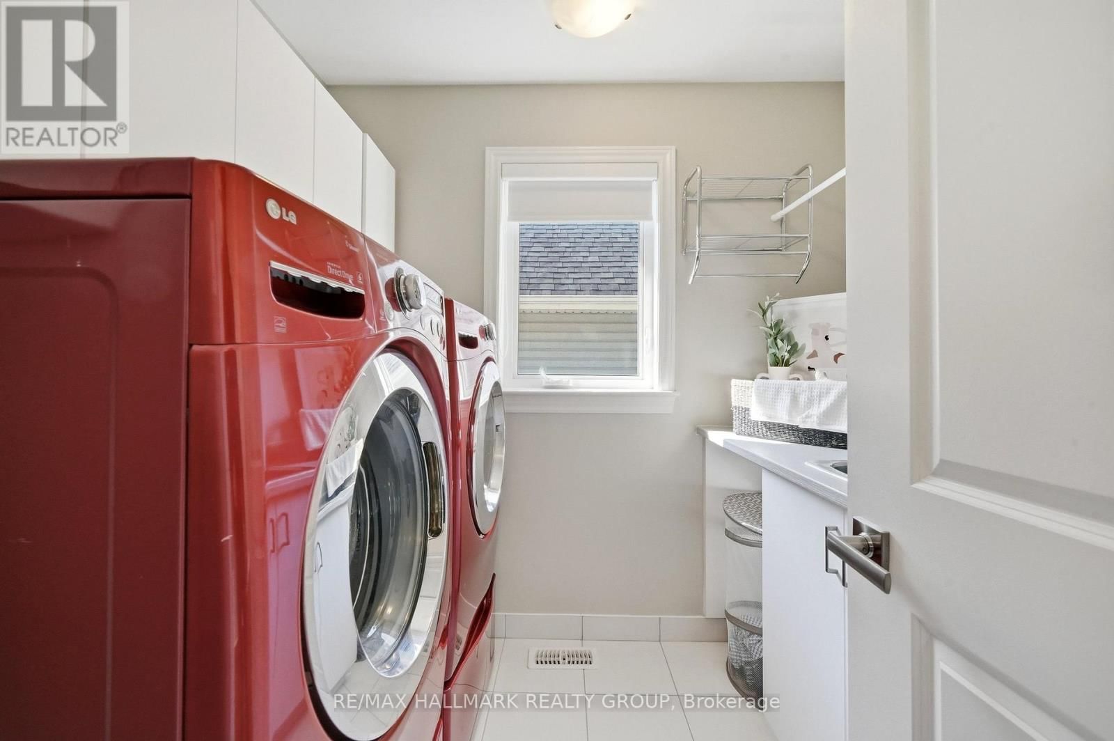 570 BAIE DES CASTORS STREET Image 24