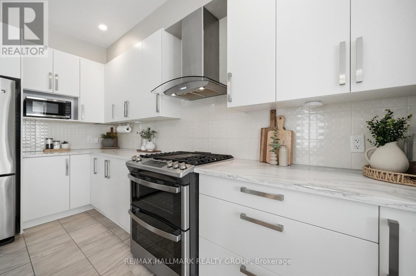 570 BAIE DES CASTORS STREET Image 5