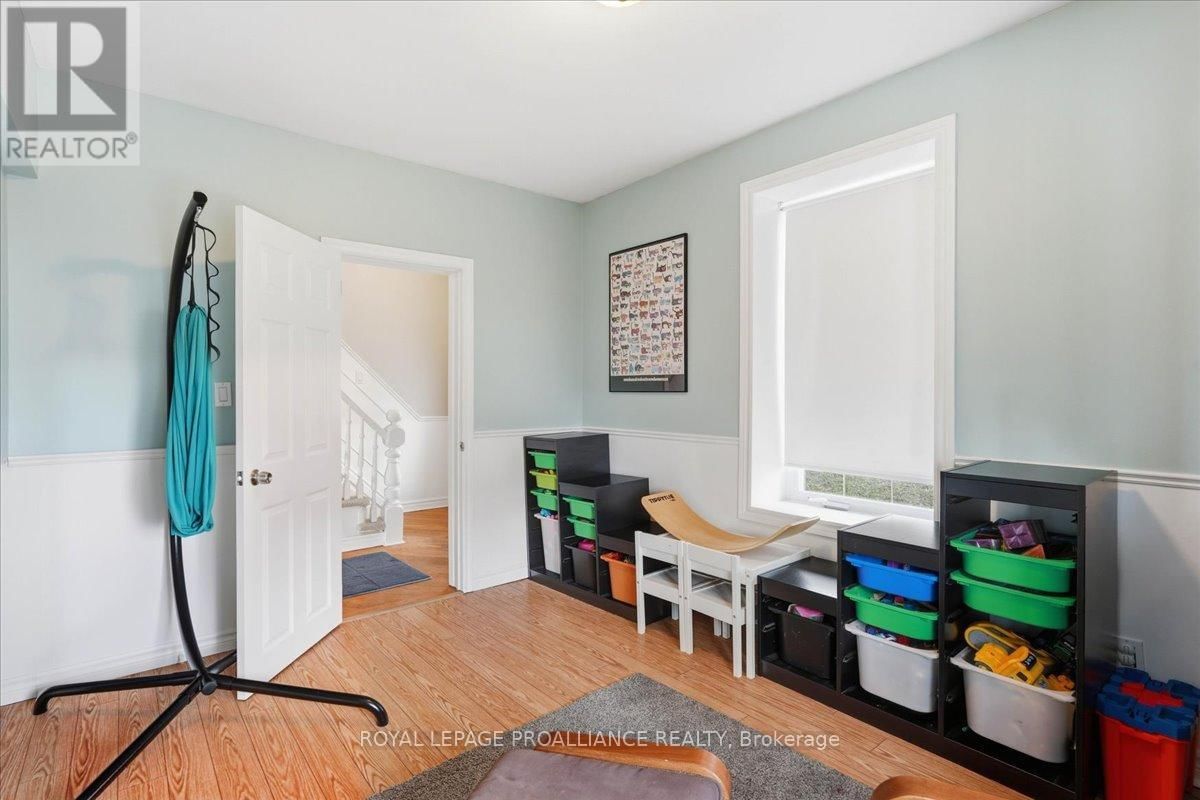 209 DUNDAS STREET EAST Image 15