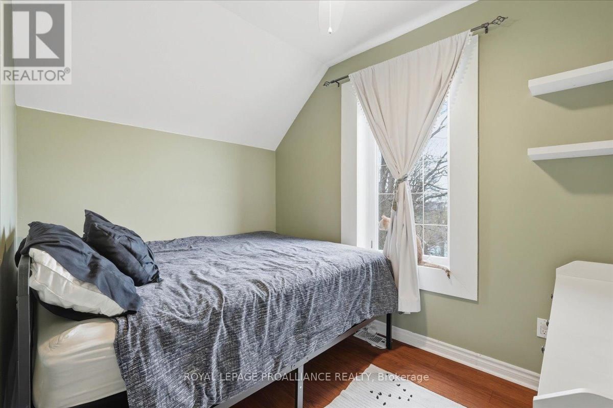 209 DUNDAS STREET EAST Image 21