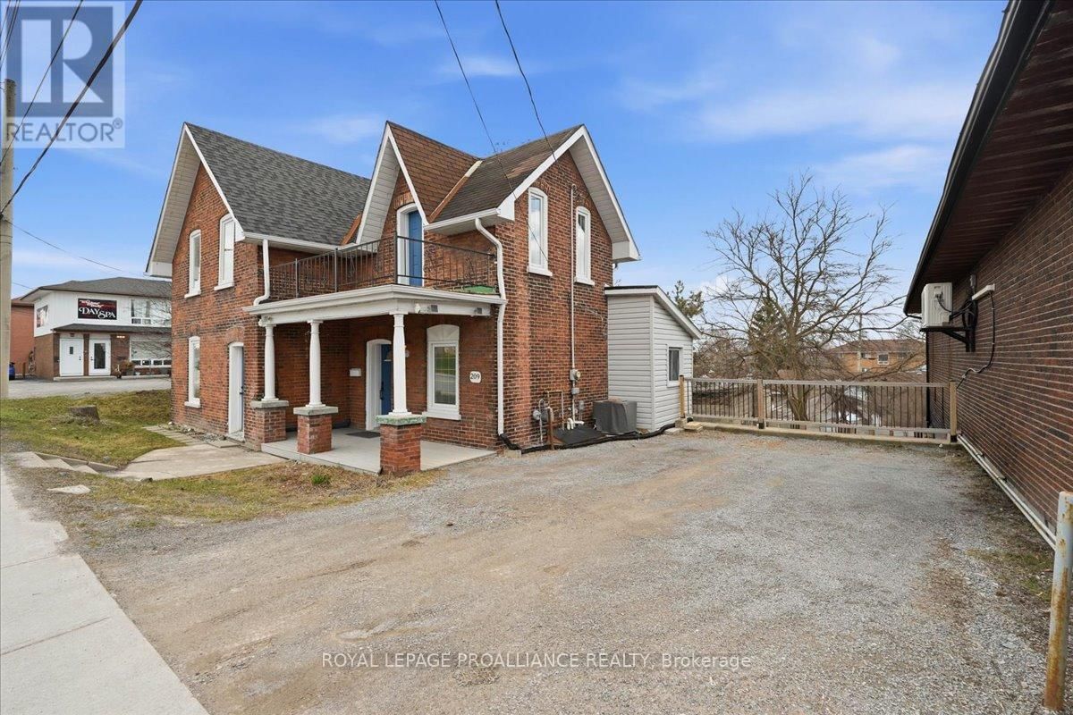 209 DUNDAS STREET EAST Image 3