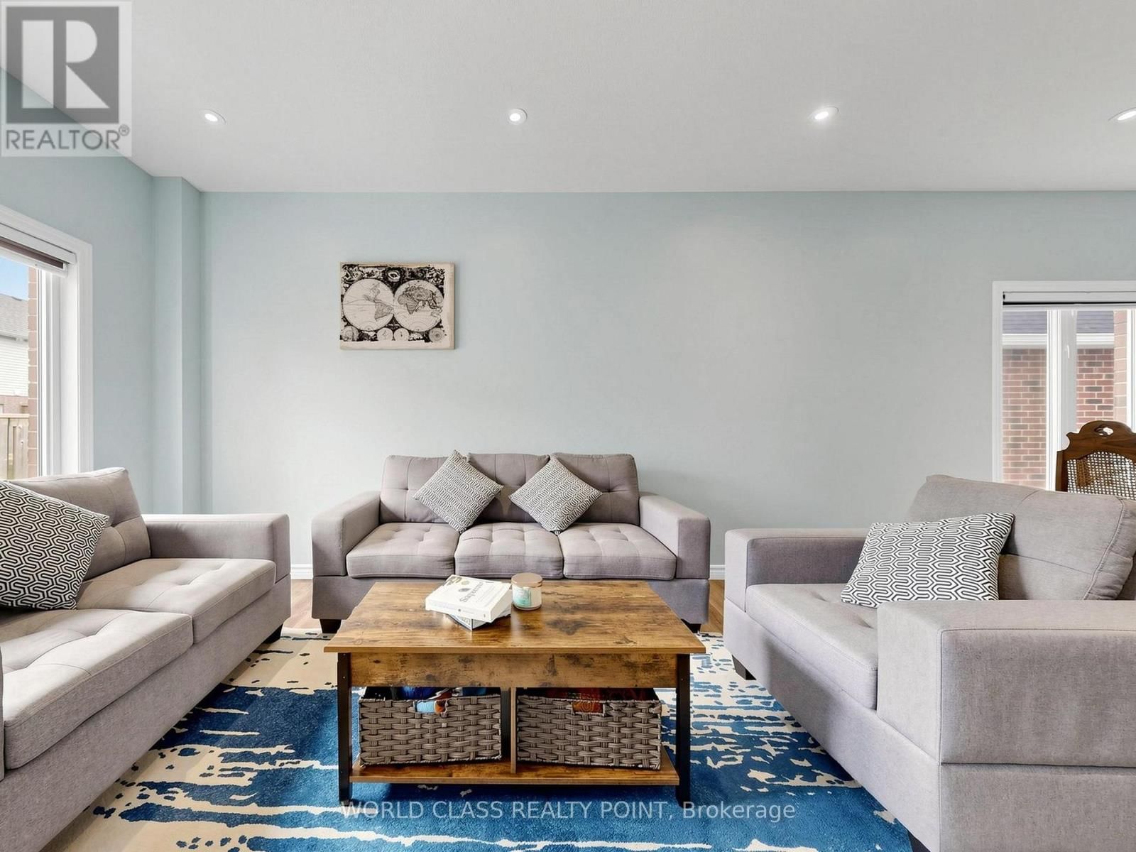 371 FINORO CRESCENT Image 11