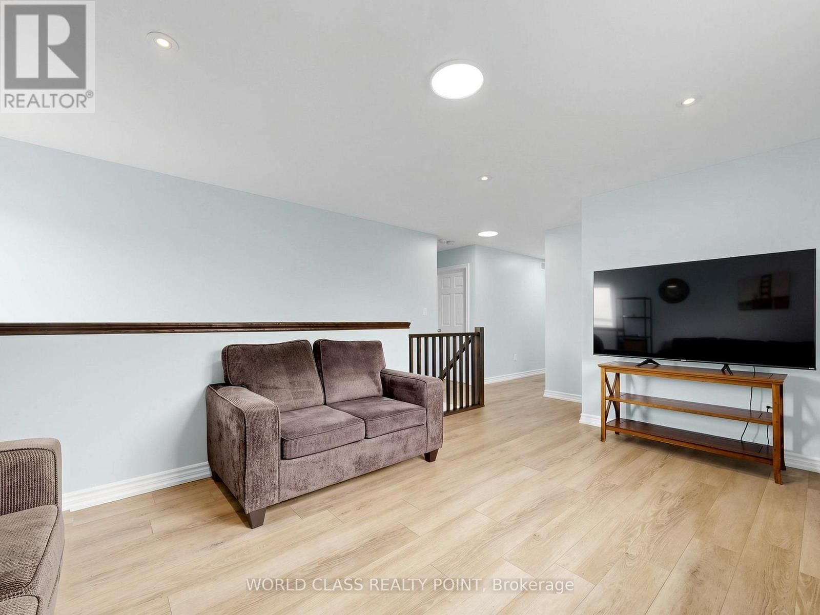 371 FINORO CRESCENT Image 22