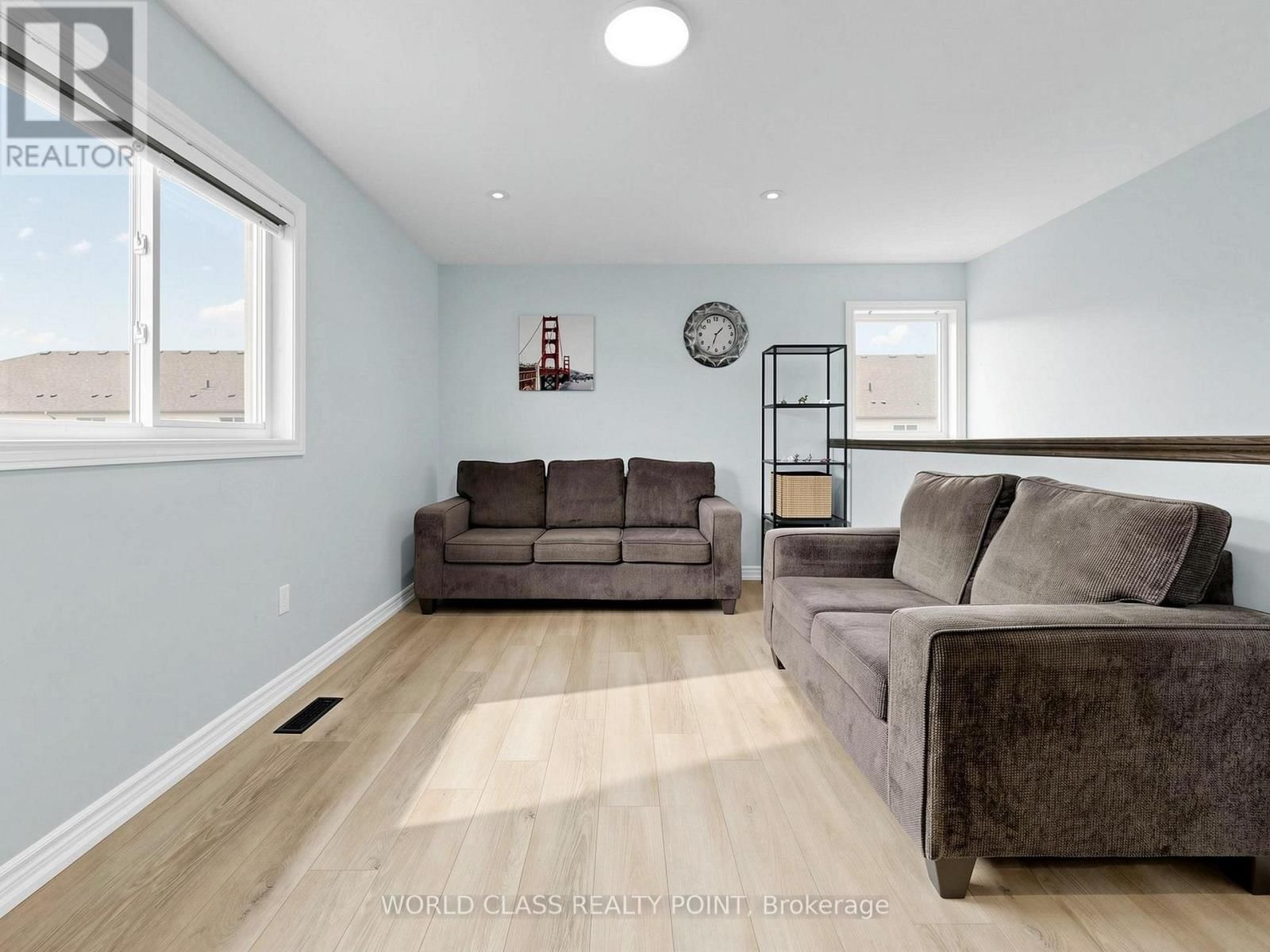 371 FINORO CRESCENT Image 23