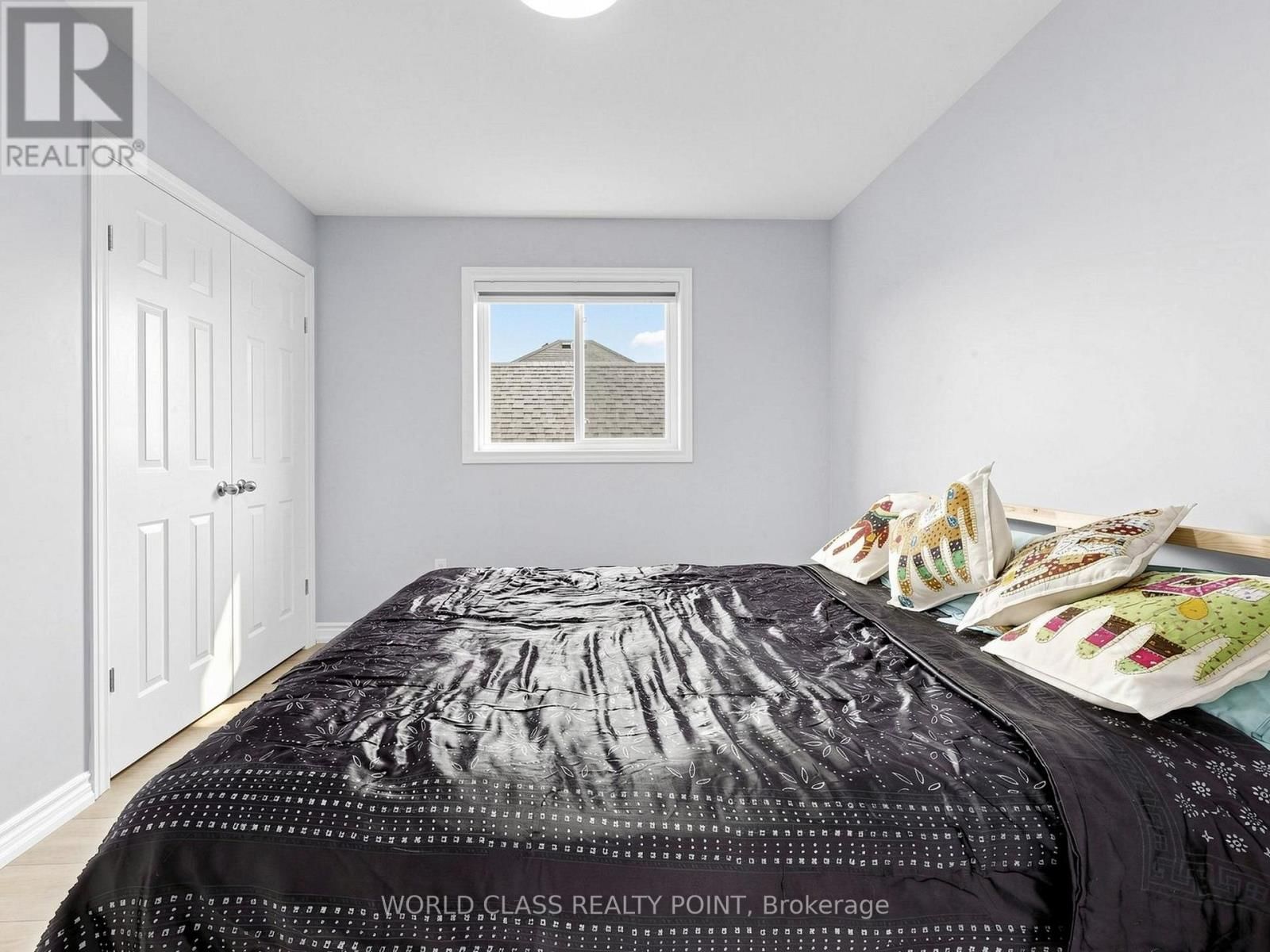 371 FINORO CRESCENT Image 31