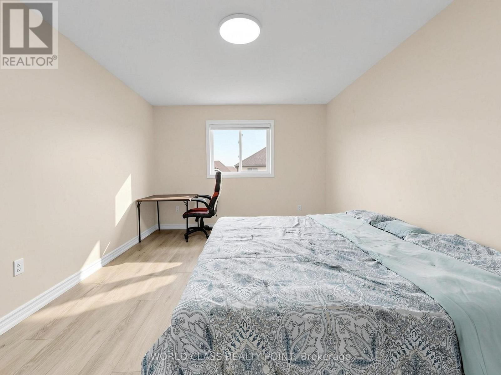 371 FINORO CRESCENT Image 33