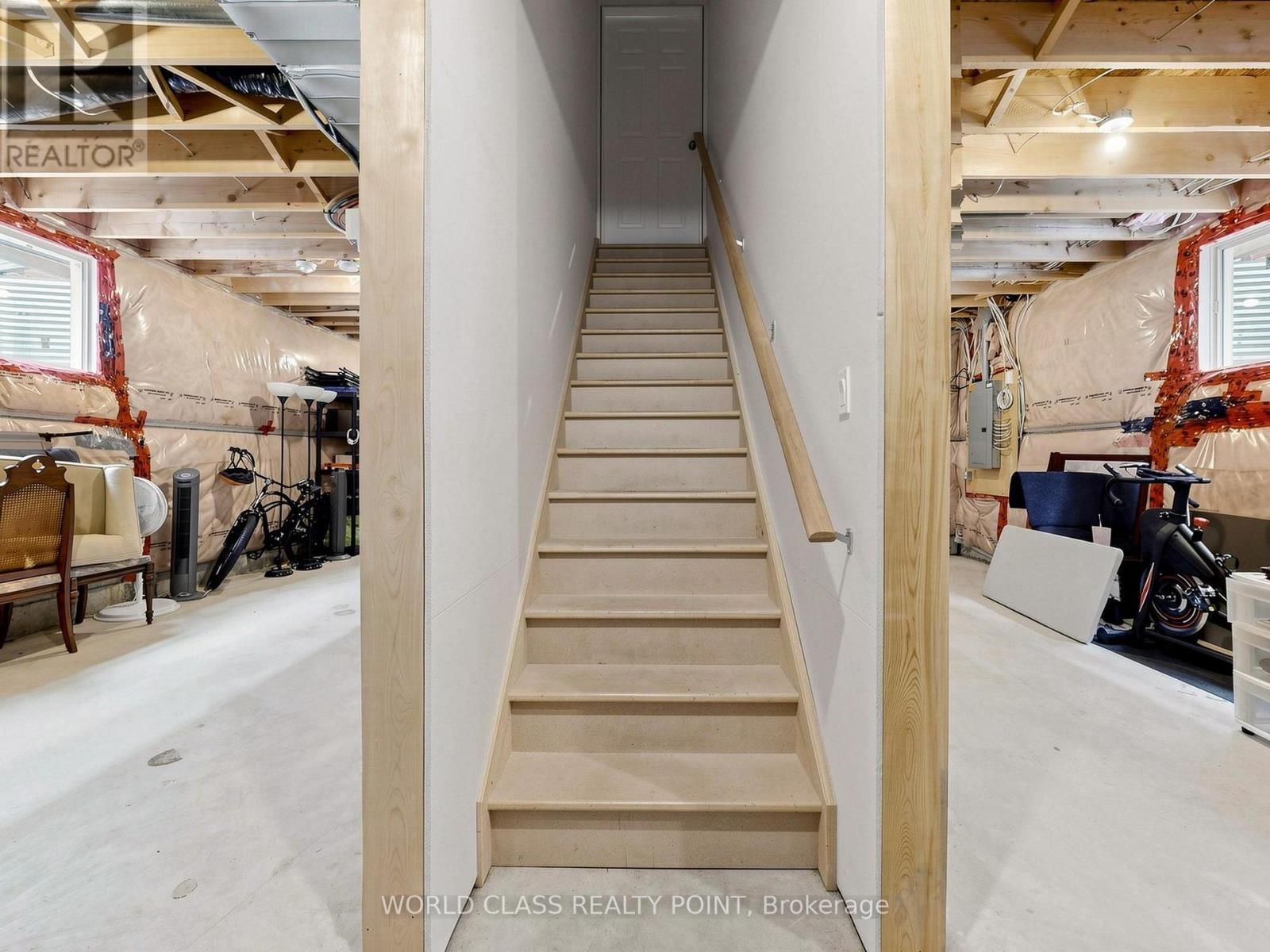 371 FINORO CRESCENT Image 36