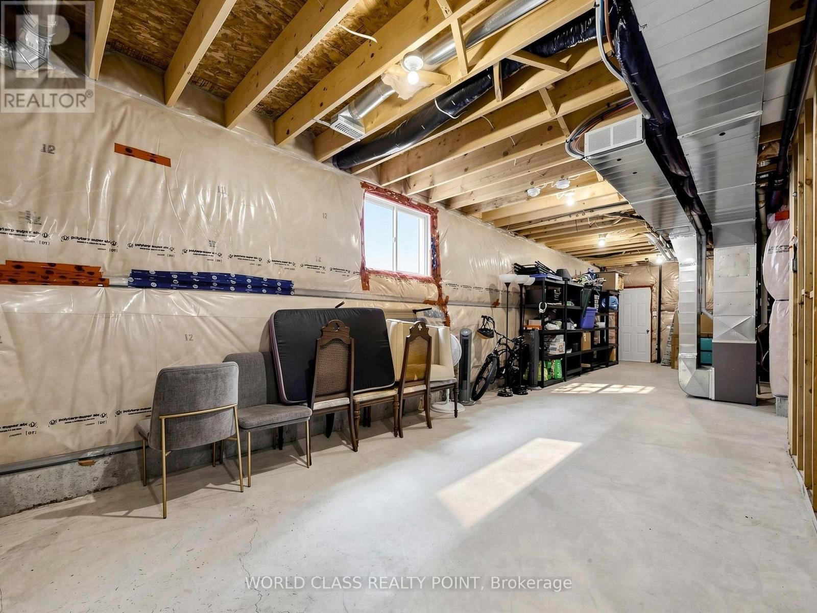 371 FINORO CRESCENT Image 40