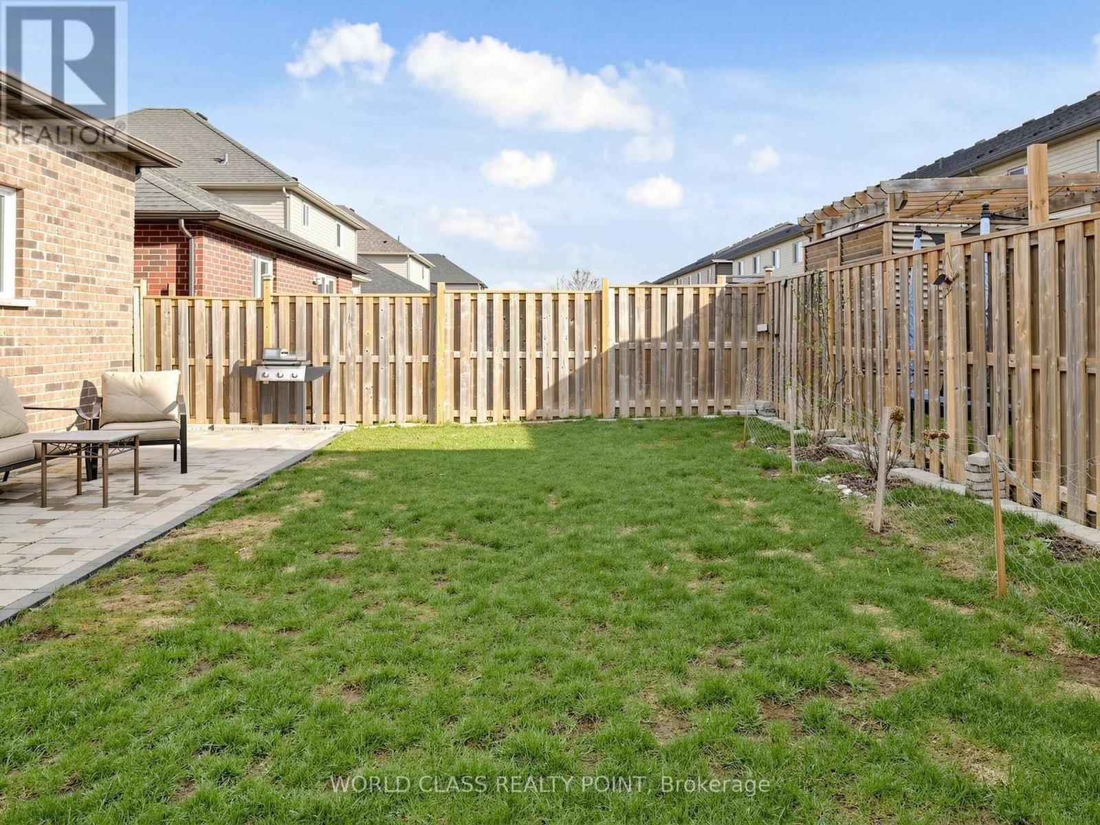 371 FINORO CRESCENT Image 45