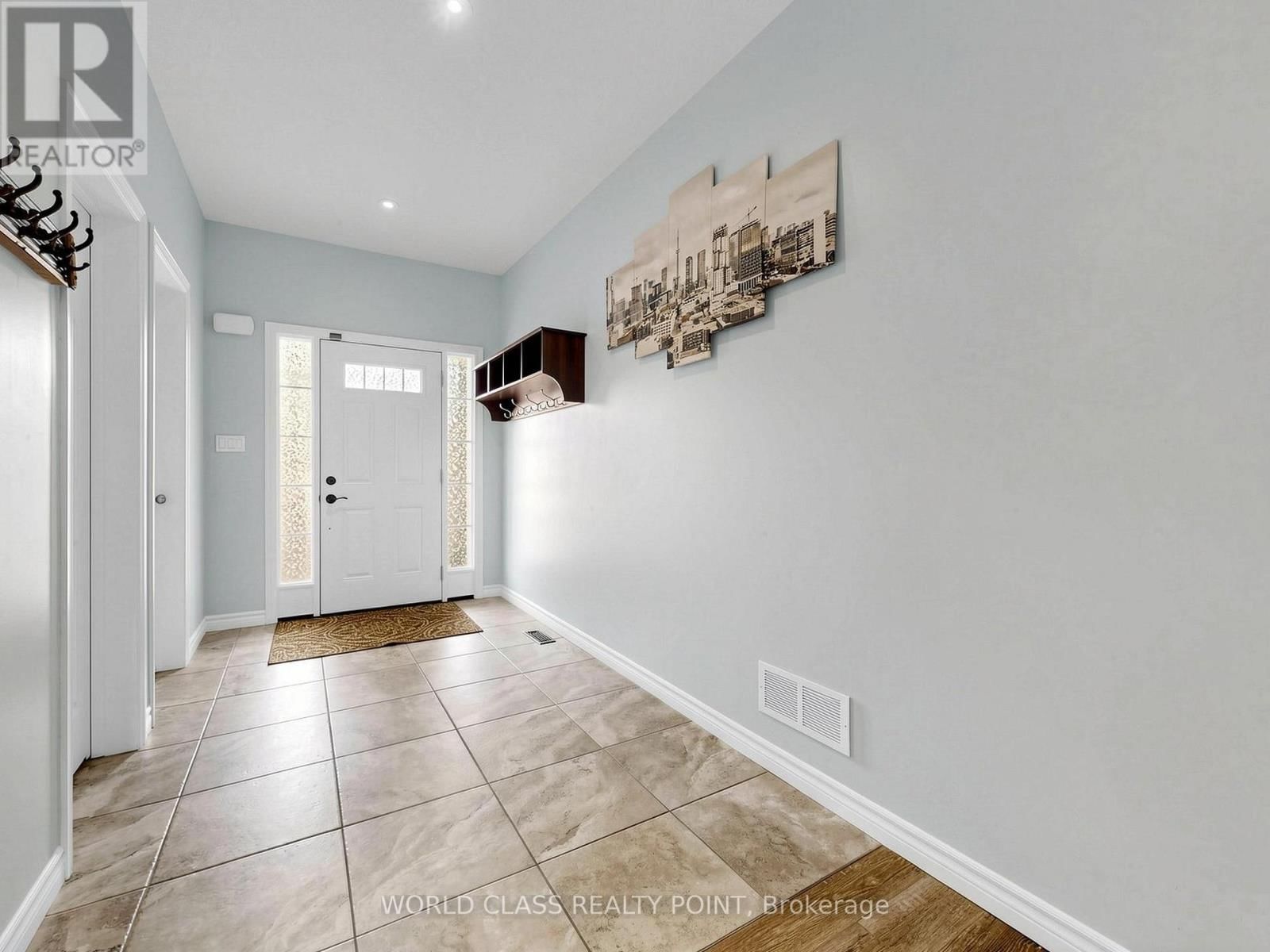 371 FINORO CRESCENT Image 5