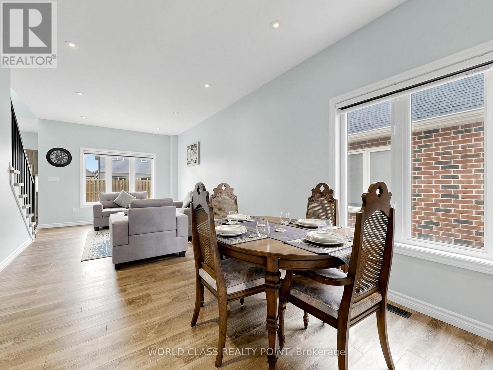 371 FINORO CRESCENT Image 8