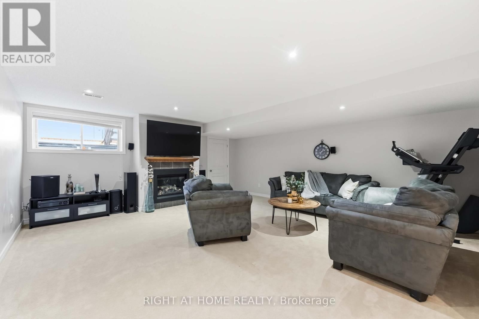 365 LIVERY STREET Image 15