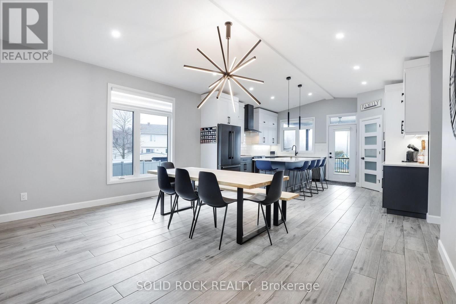 216 FILION STREET Image 14