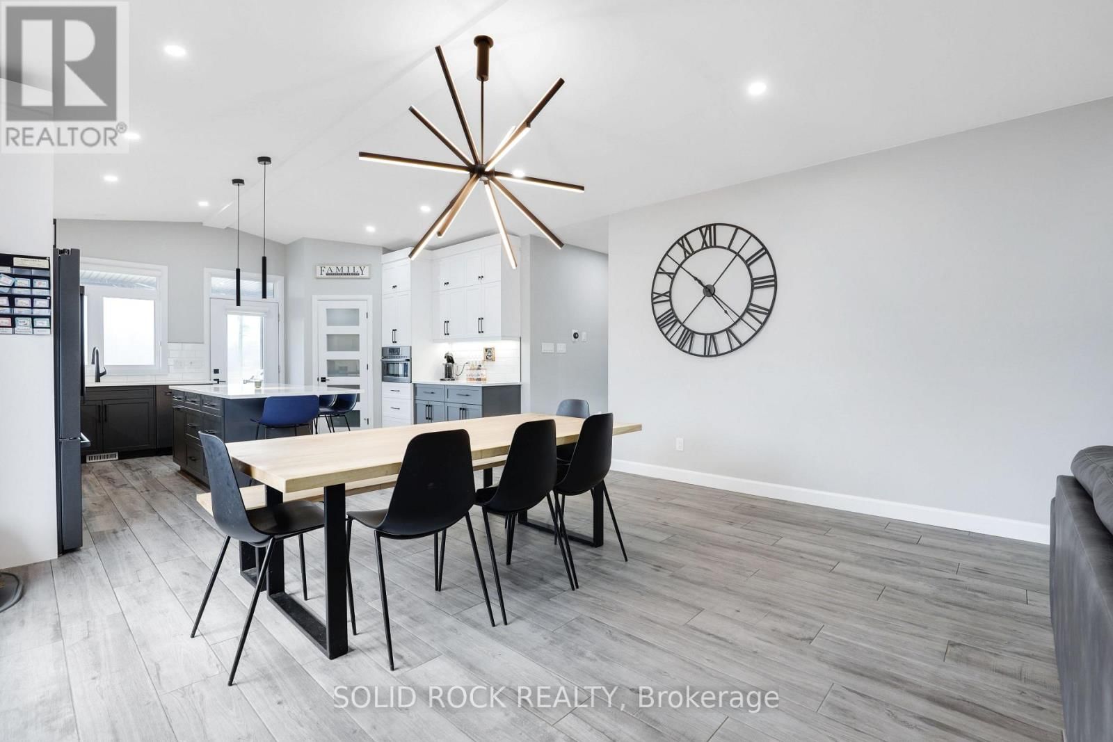 216 FILION STREET Image 15