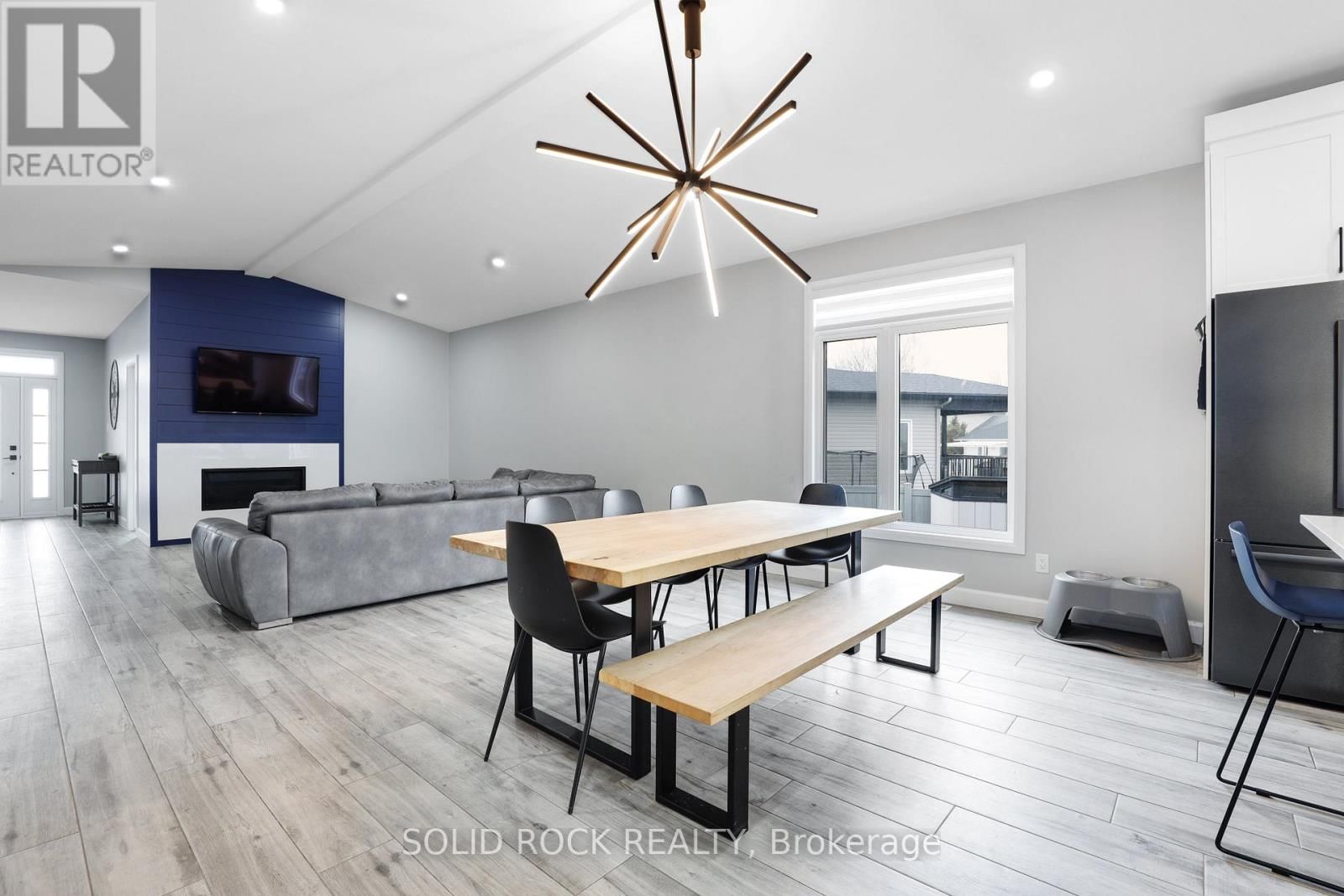 216 FILION STREET Image 16