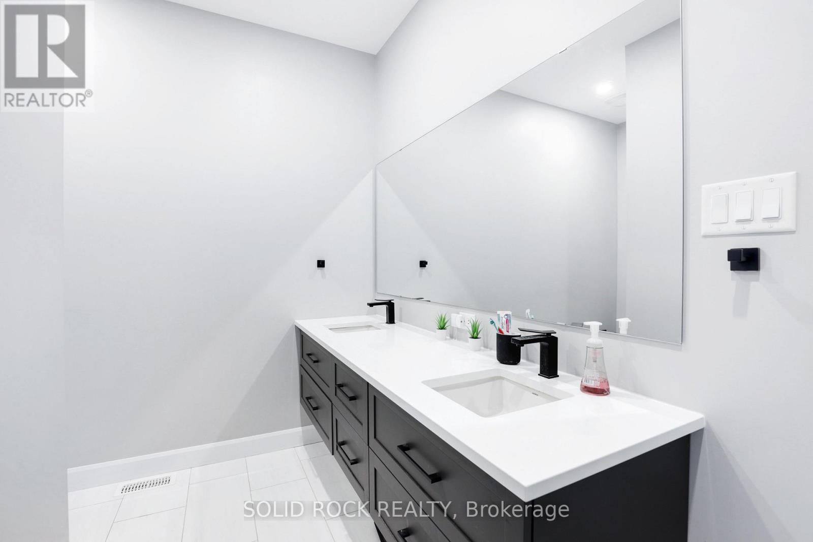 216 FILION STREET Image 26