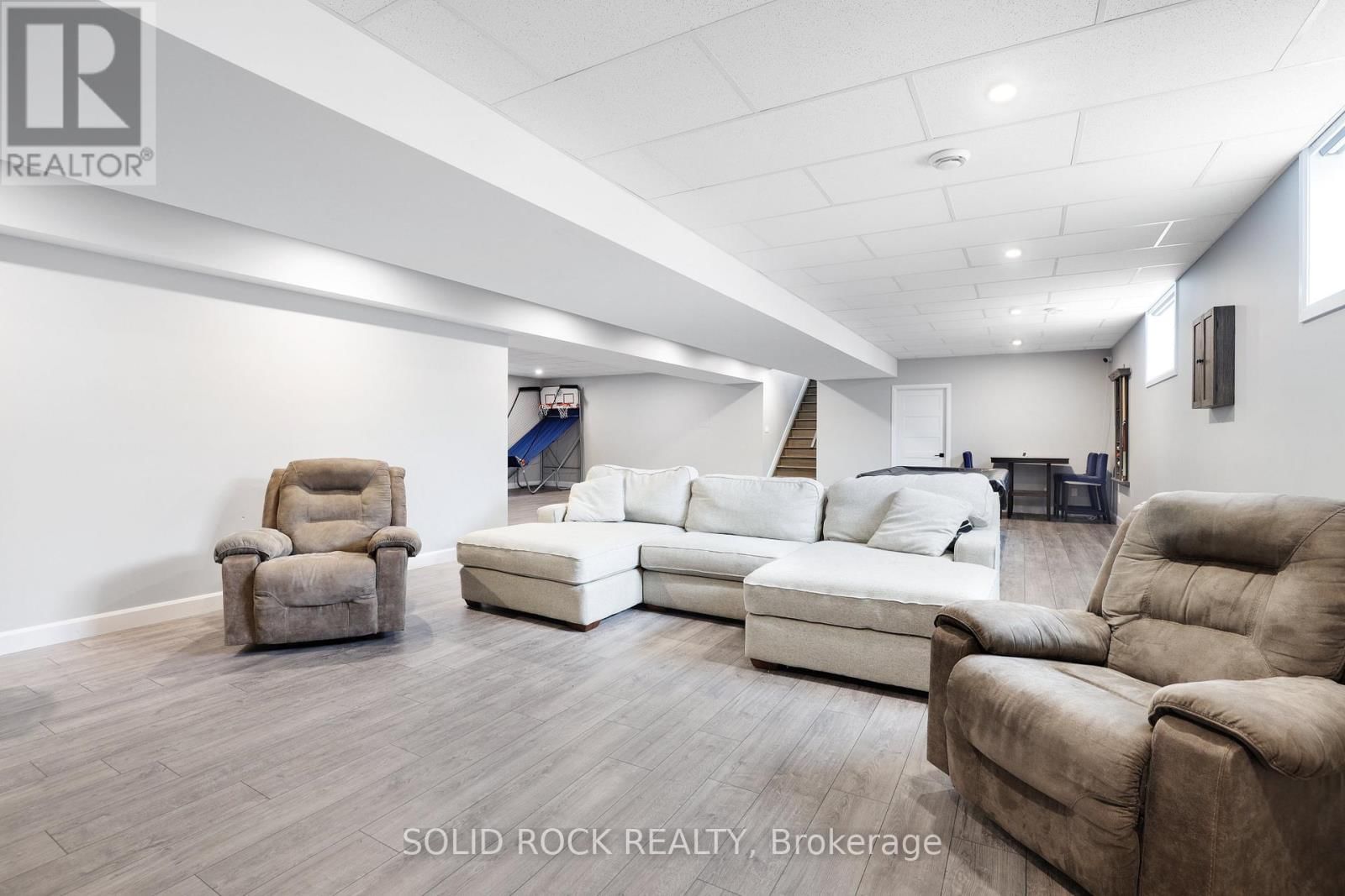 216 FILION STREET Image 37