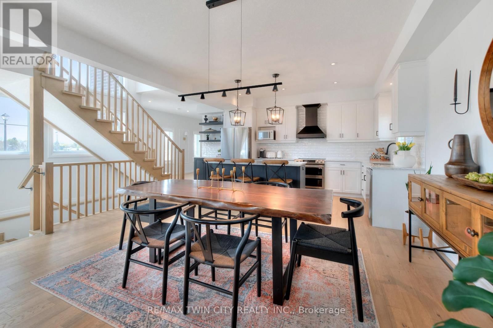 154 DEMPSEY DRIVE Image 11