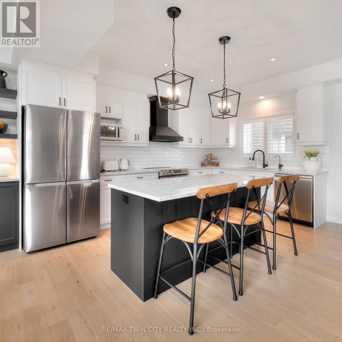 154 DEMPSEY DRIVE Image 13