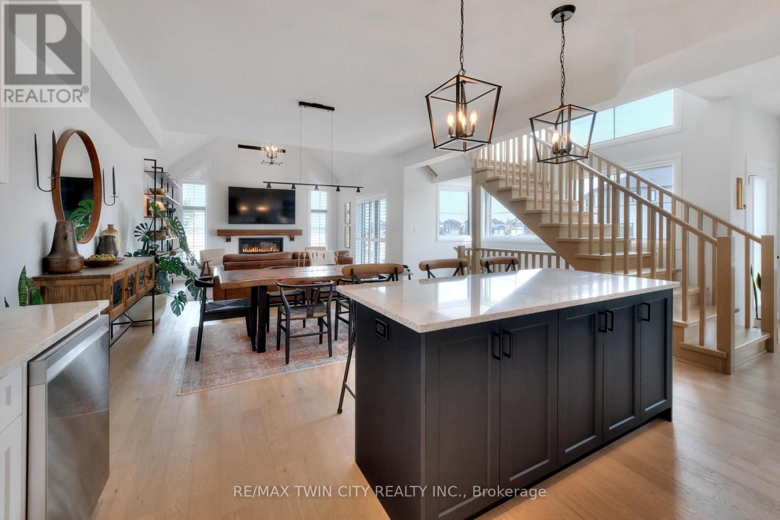 154 DEMPSEY DRIVE Image 15