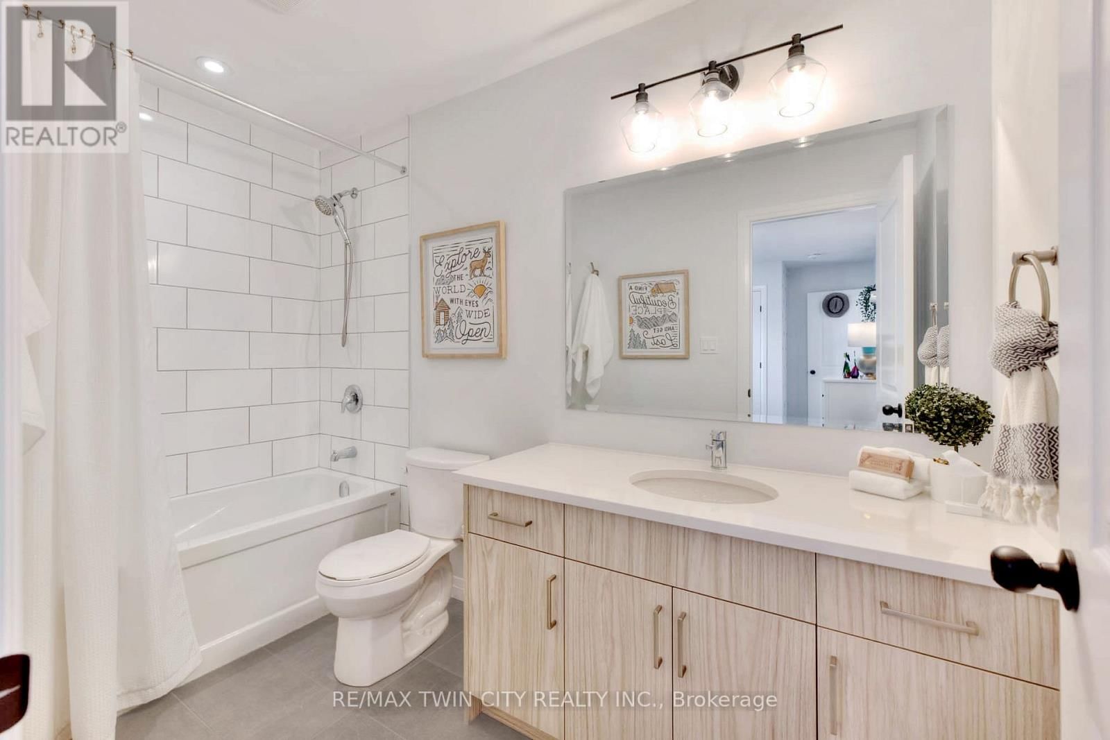 154 DEMPSEY DRIVE Image 31