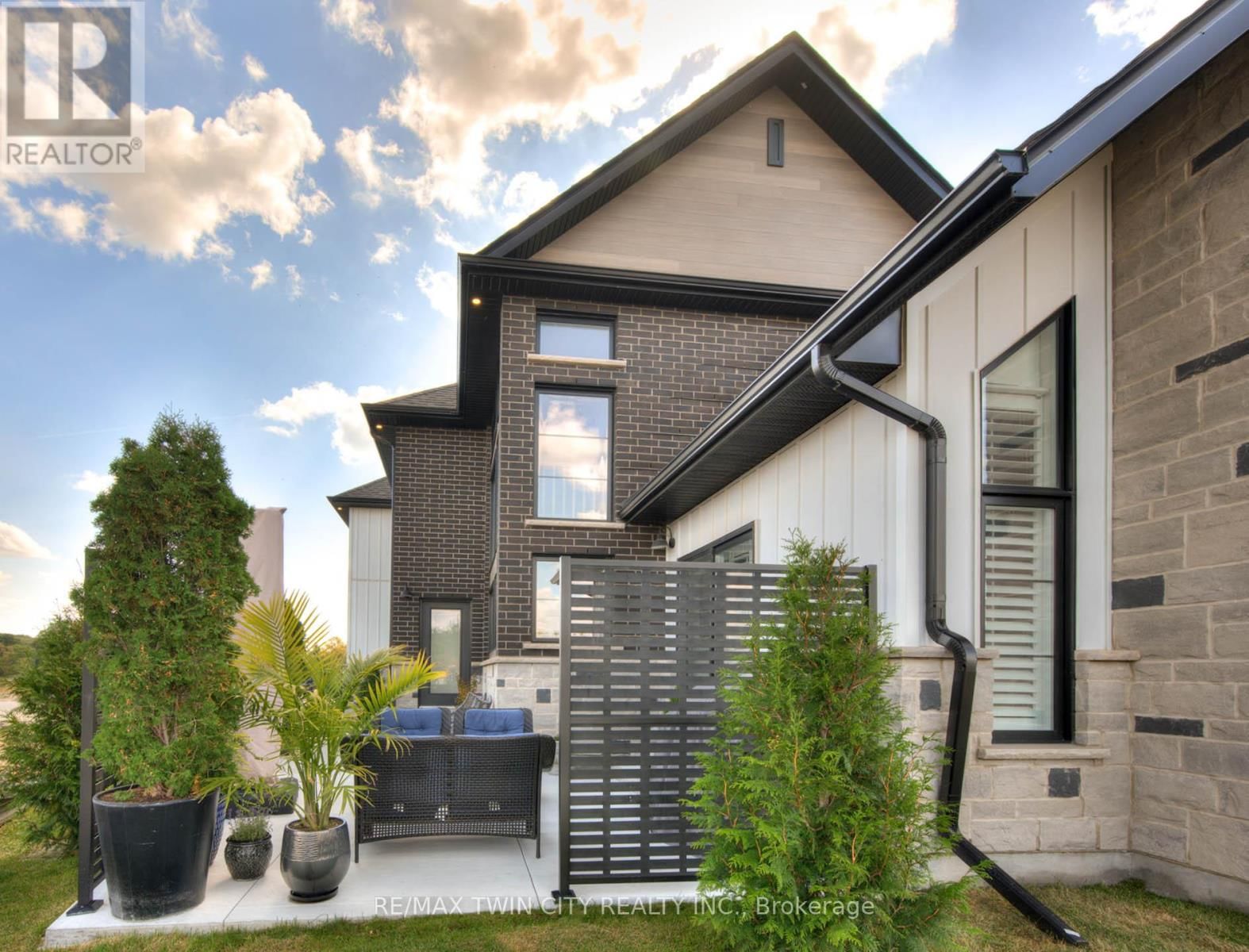 154 DEMPSEY DRIVE Image 38