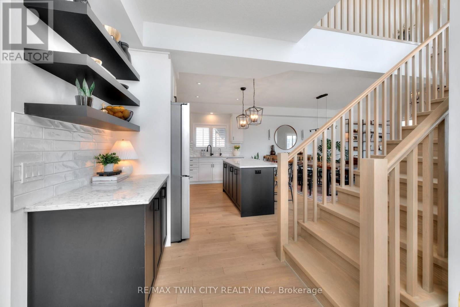 154 DEMPSEY DRIVE Image 8