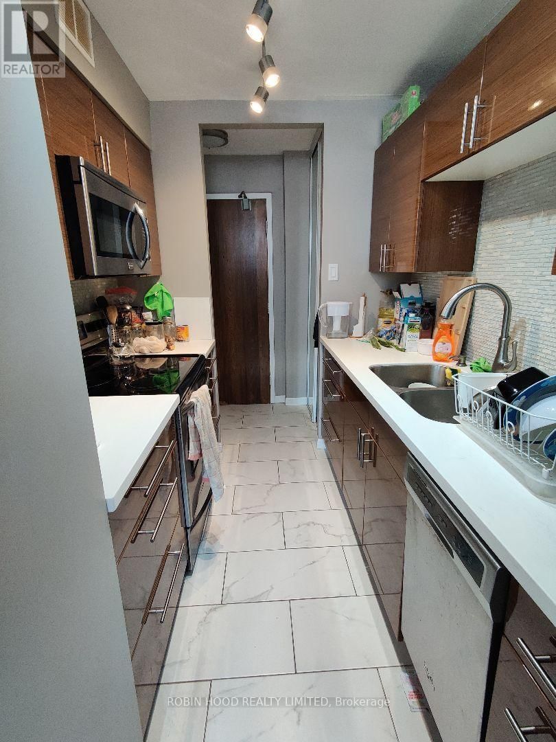 705 - 1950 MAIN STREET WEST Image 6