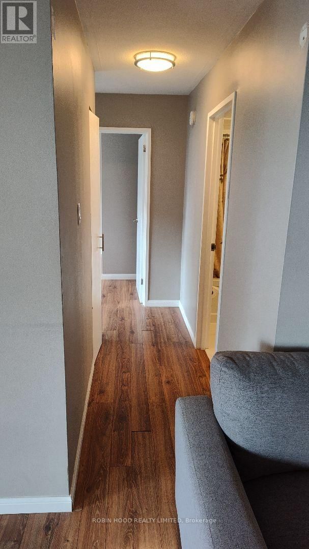 705 - 1950 MAIN STREET WEST Image 9