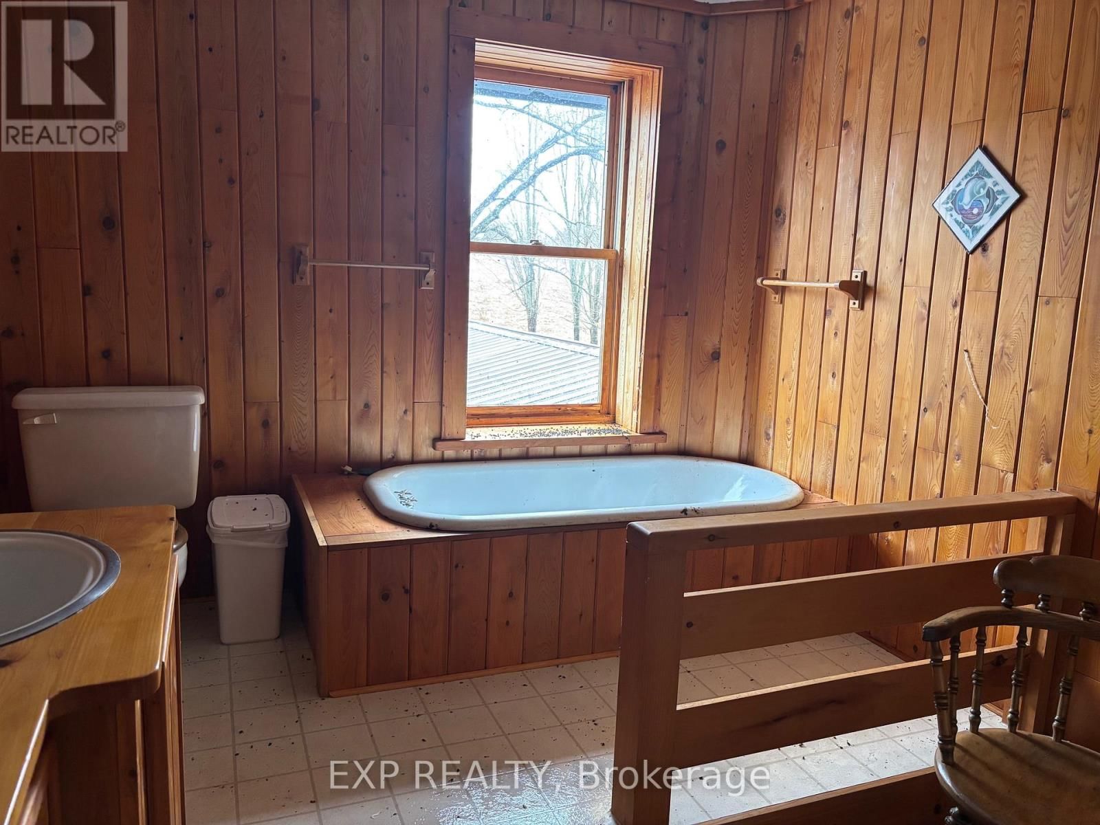 98 KENNEDY ROAD Image 12