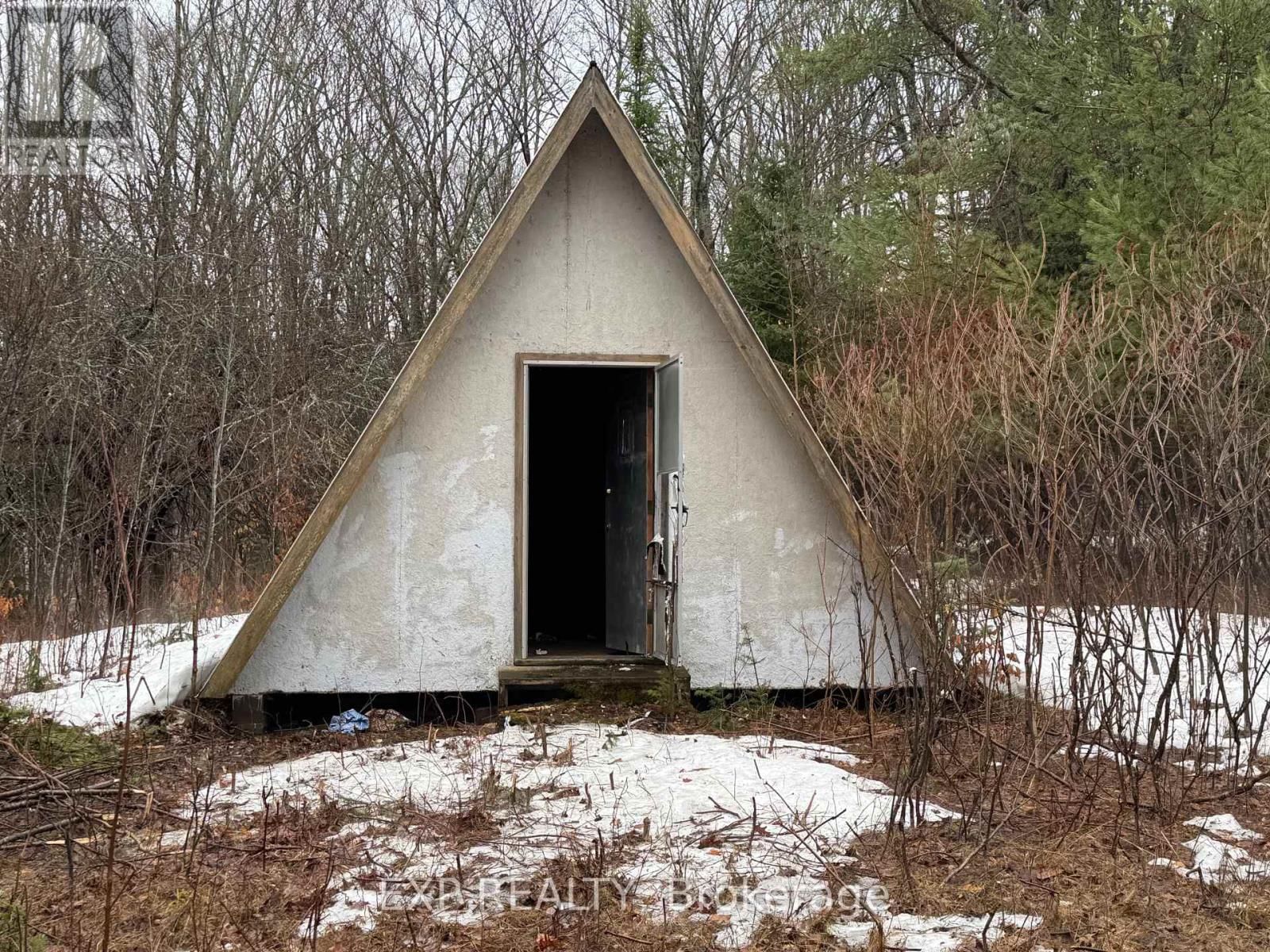 98 KENNEDY ROAD Image 22