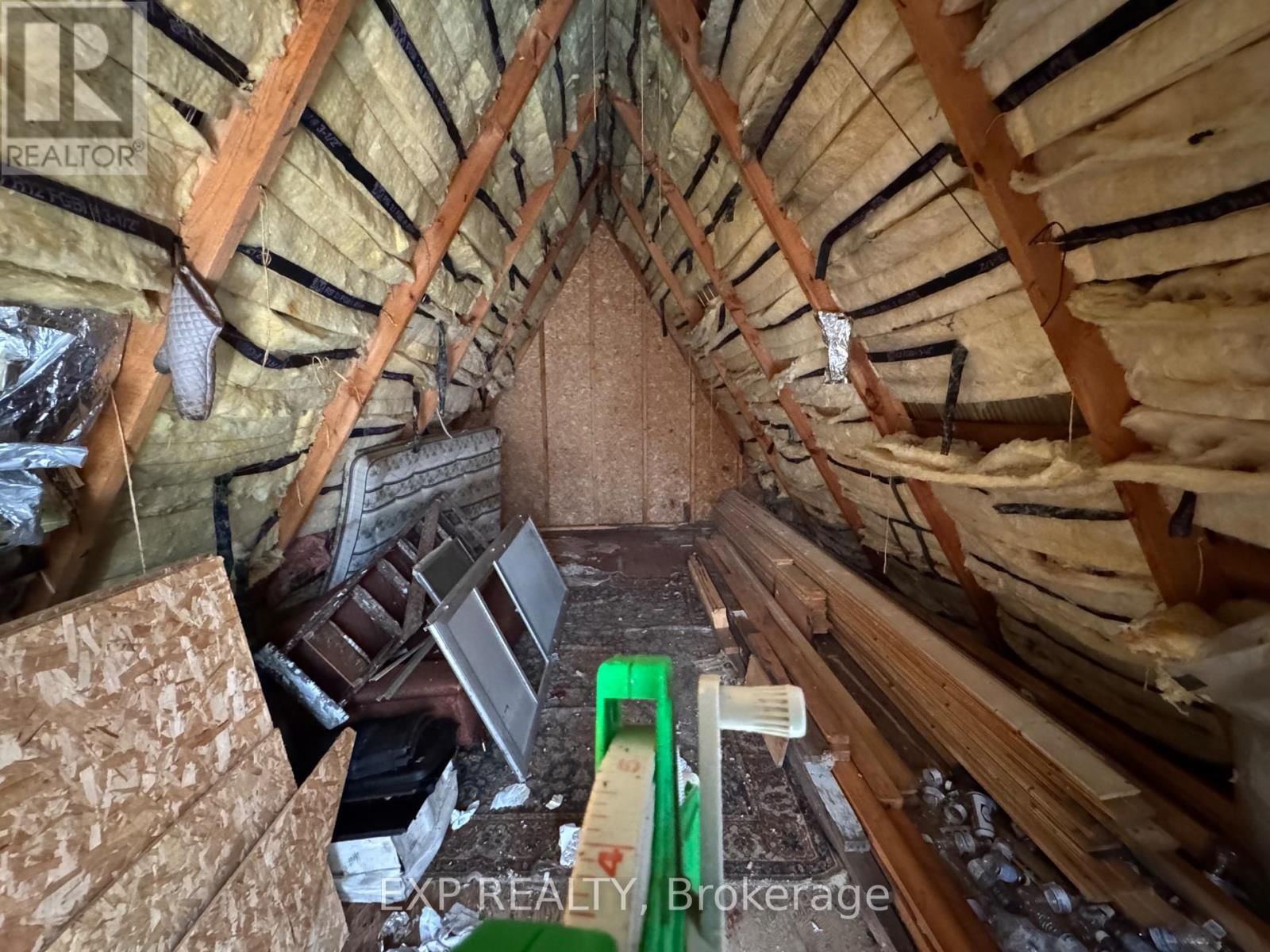 98 KENNEDY ROAD Image 23