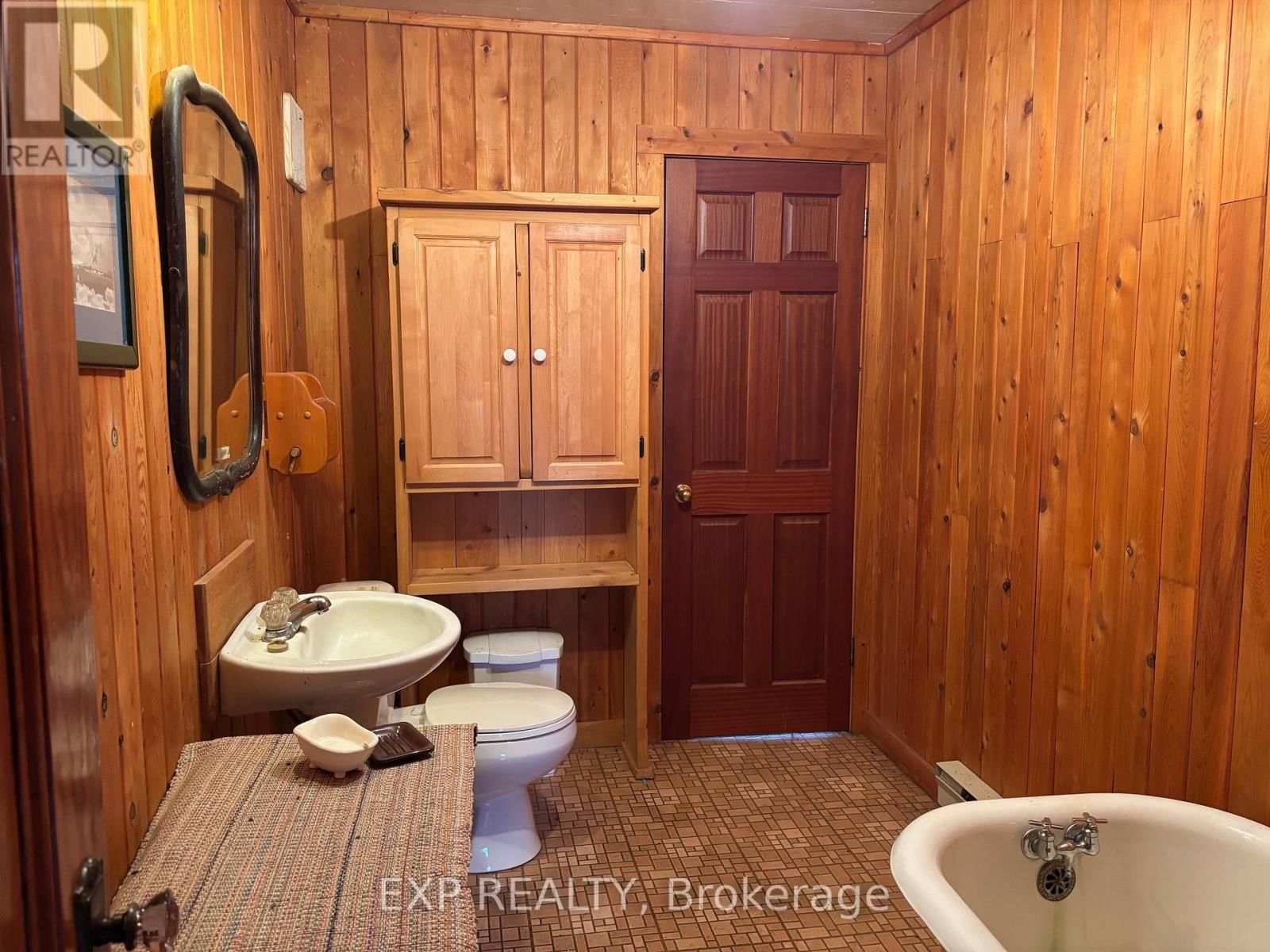 98 KENNEDY ROAD Image 9