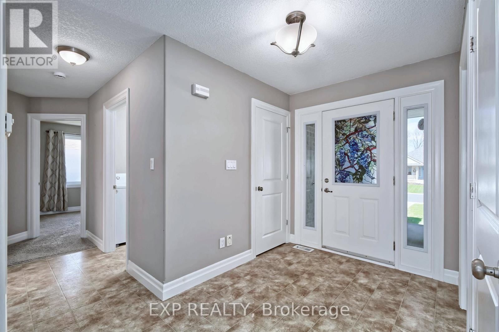 54 TREADWELL STREET Image 13