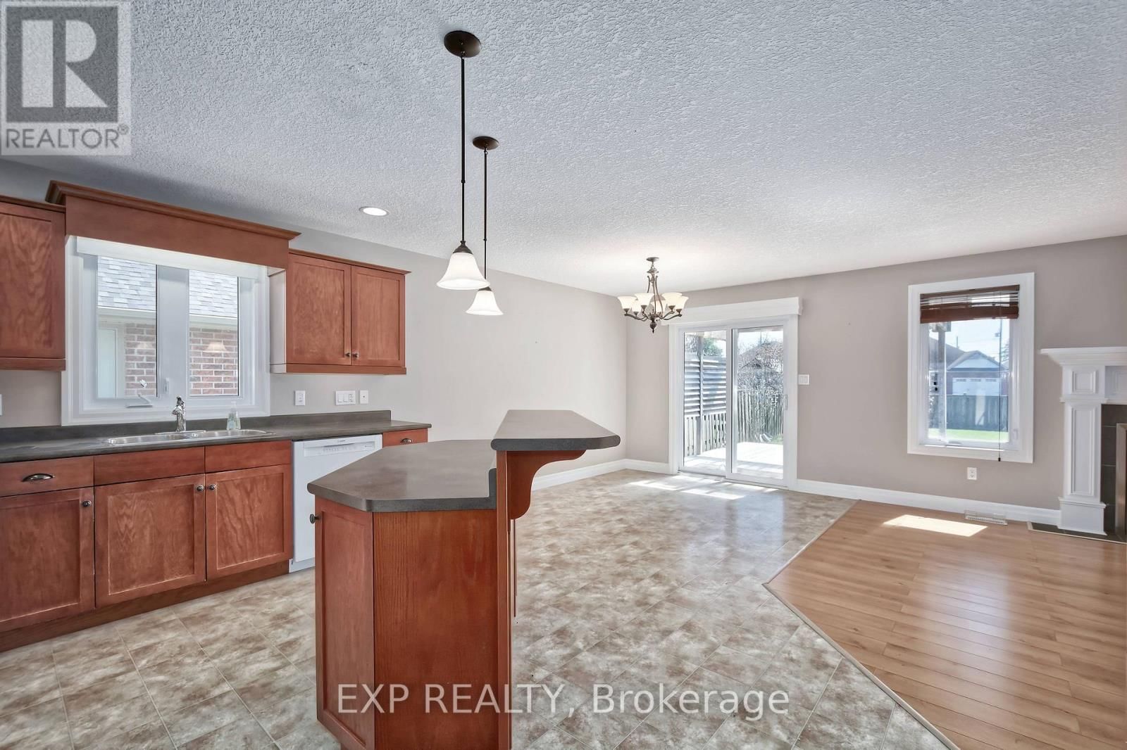 54 TREADWELL STREET Image 14