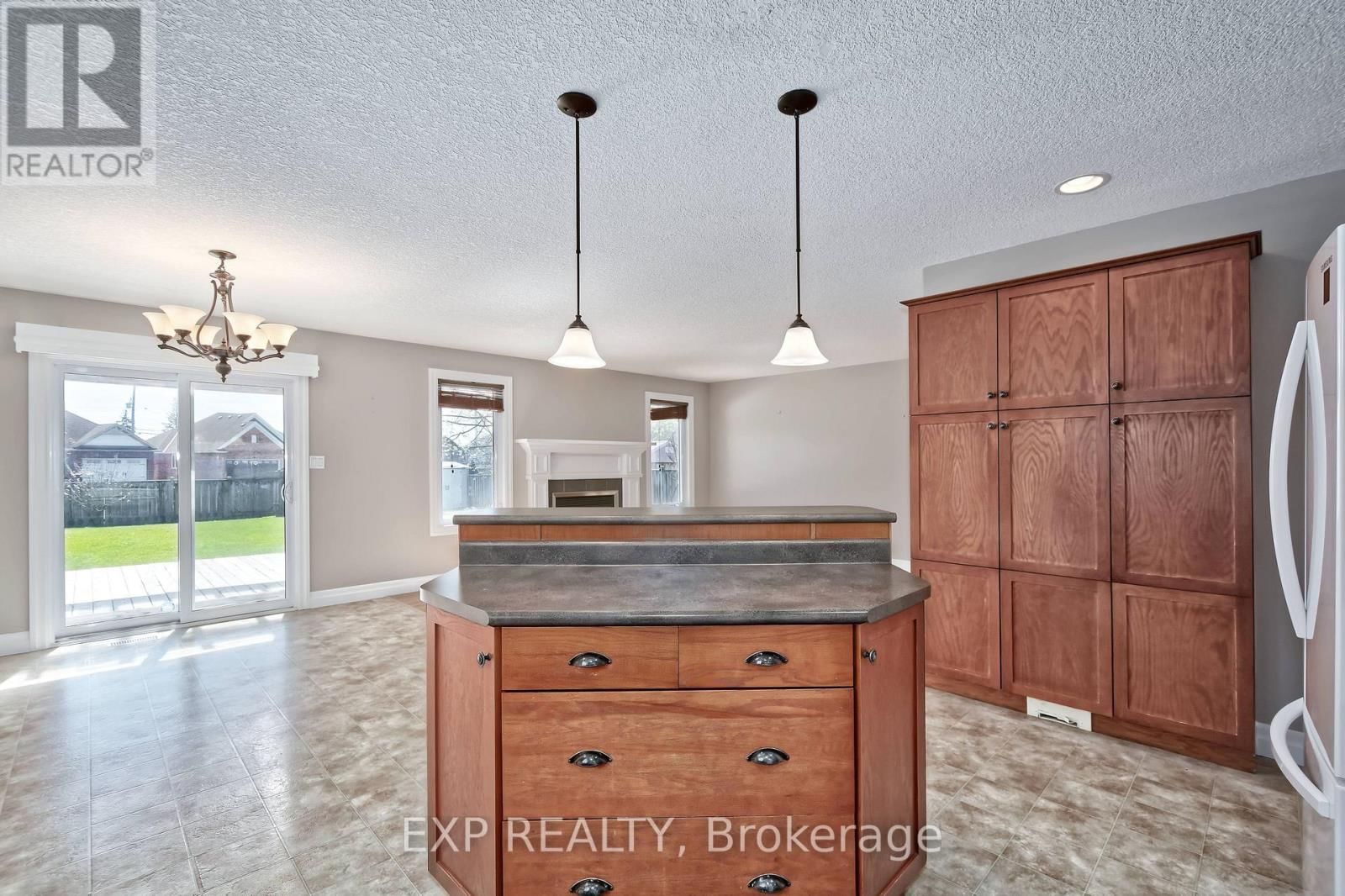 54 TREADWELL STREET Image 17