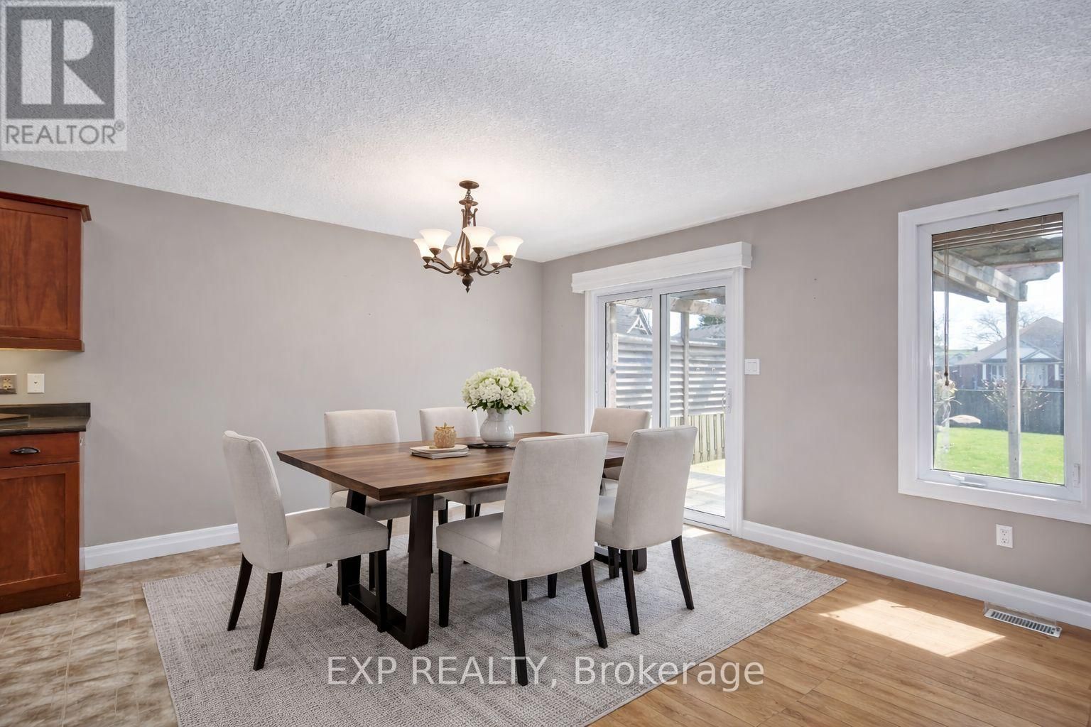 54 TREADWELL STREET Image 18