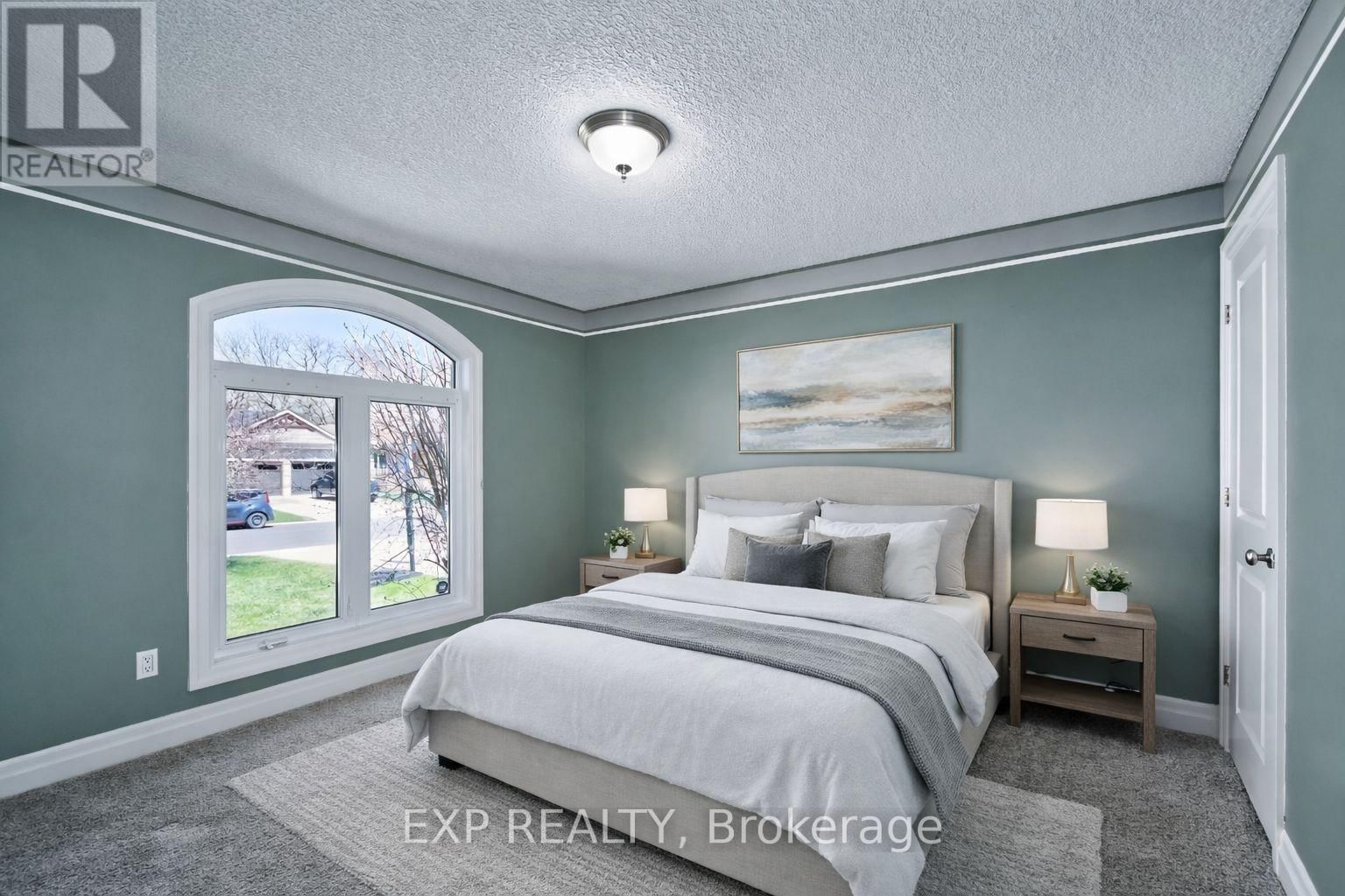 54 TREADWELL STREET Image 26