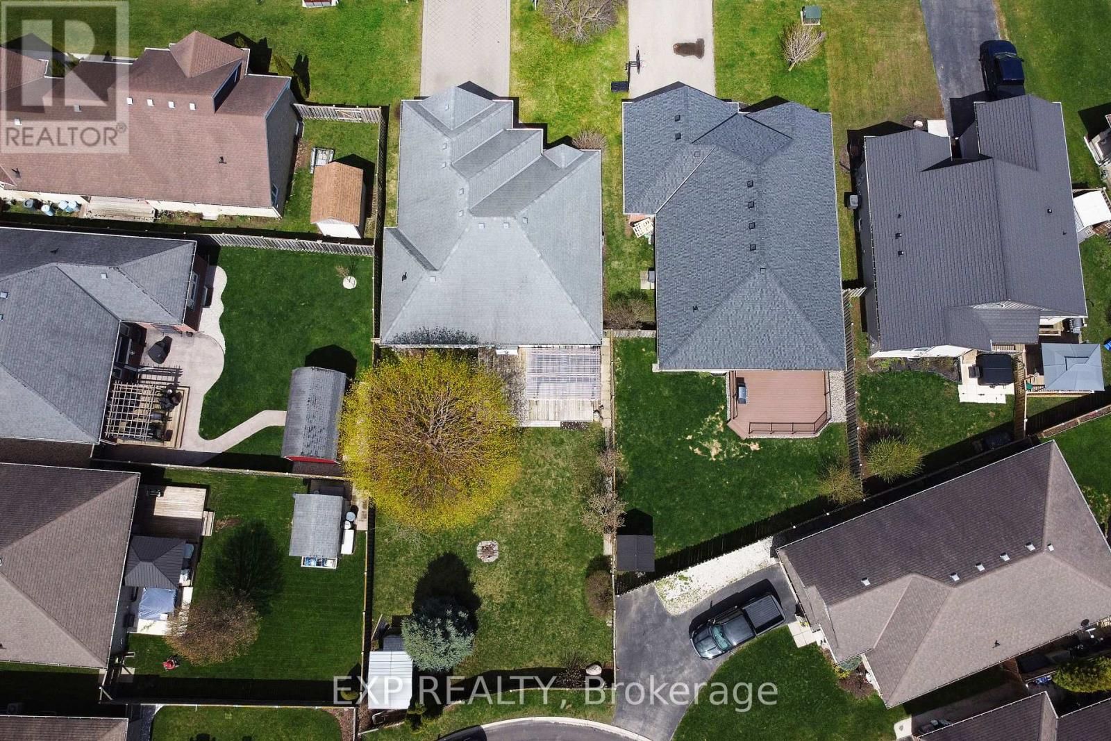 54 TREADWELL STREET Image 7