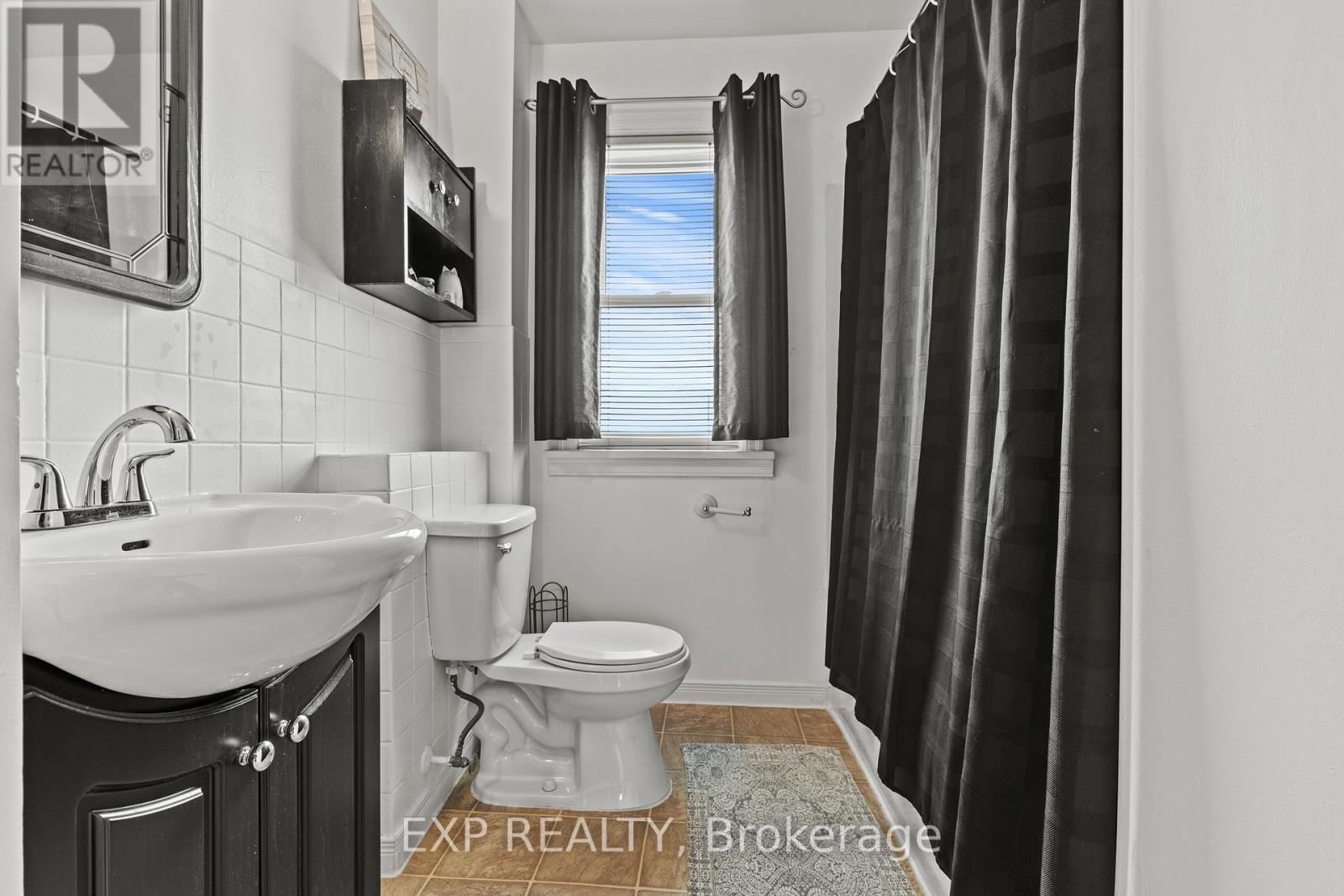 5367 KITCHENER STREET Image 33